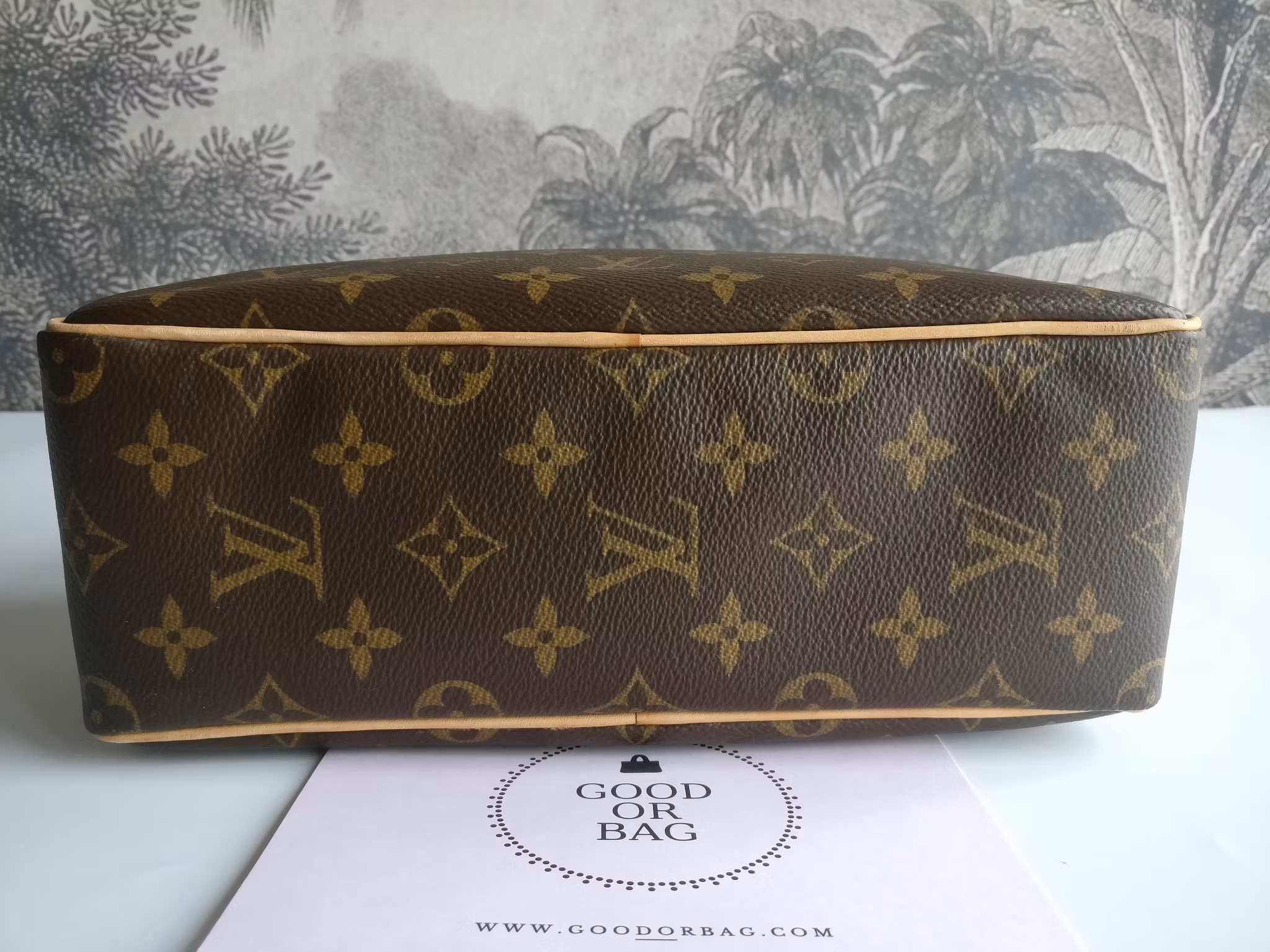 Louis Vuitton Toiletry Bag 25