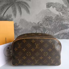 Louis Vuitton Toiletry Bag 25