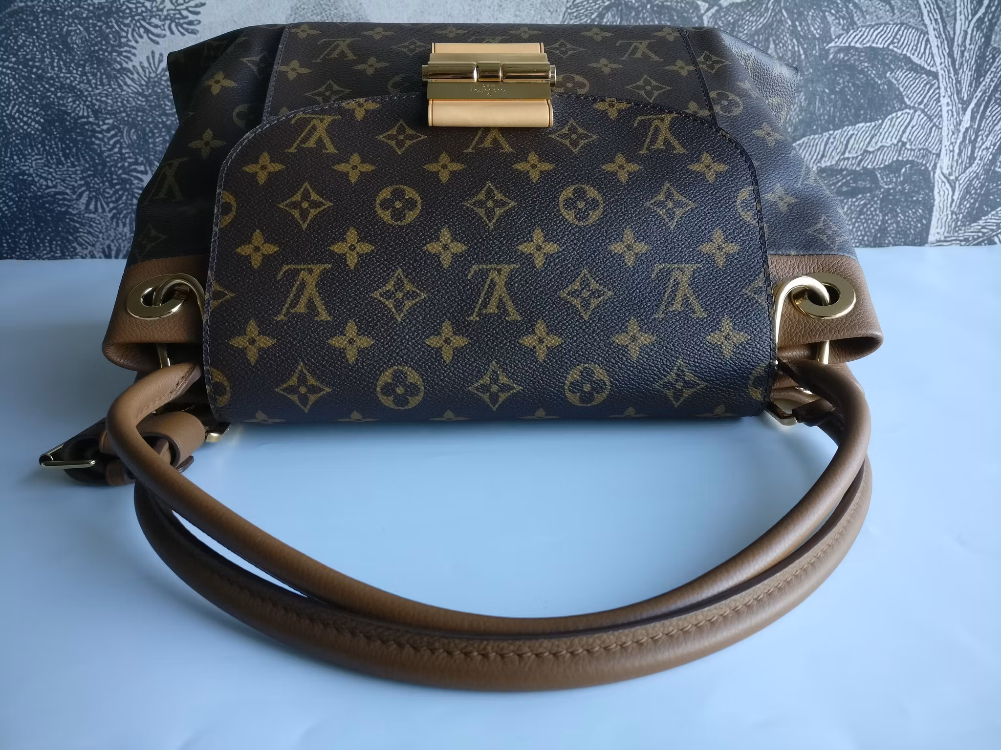 Louis Vuitton Olympe