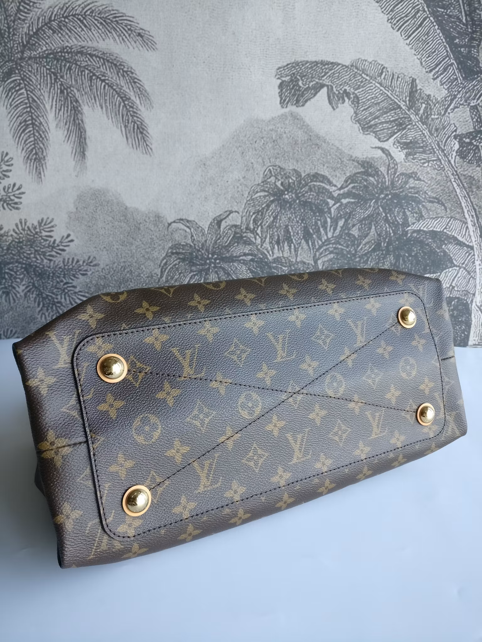 Louis Vuitton Olympe