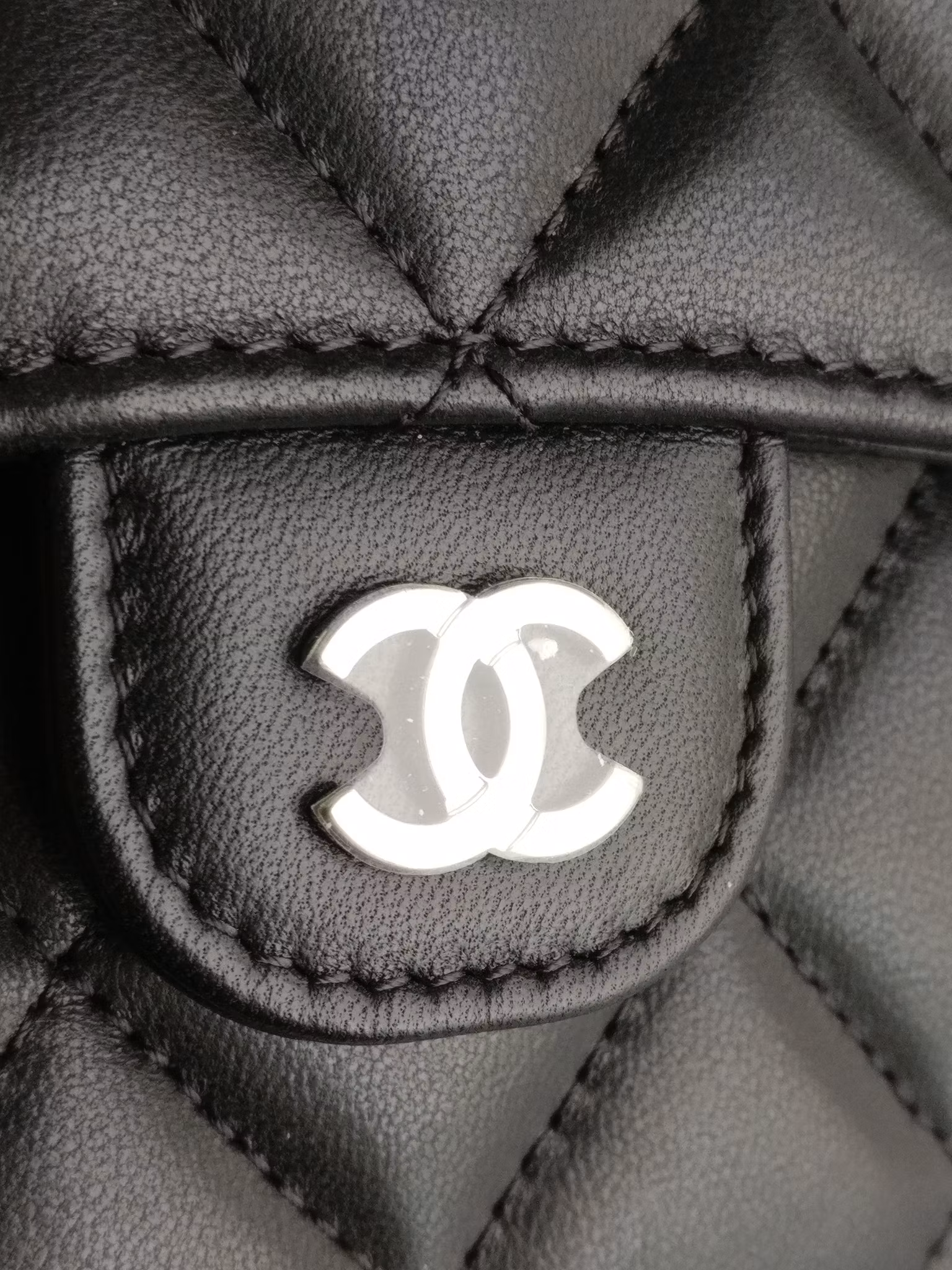 Chanel classic wallet black lambskin SHW