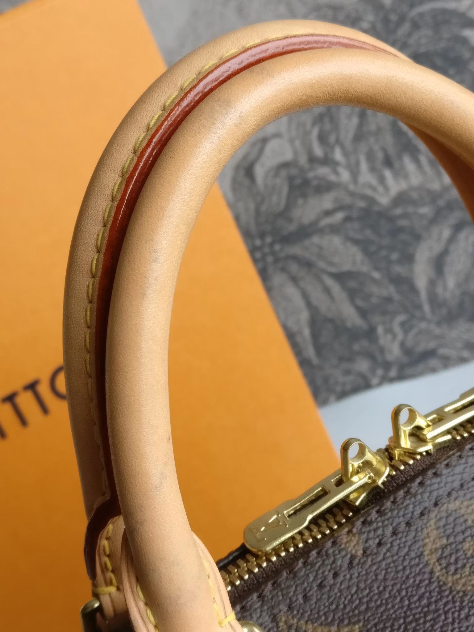 Louis Vuitton  Speedy bandouliere 30