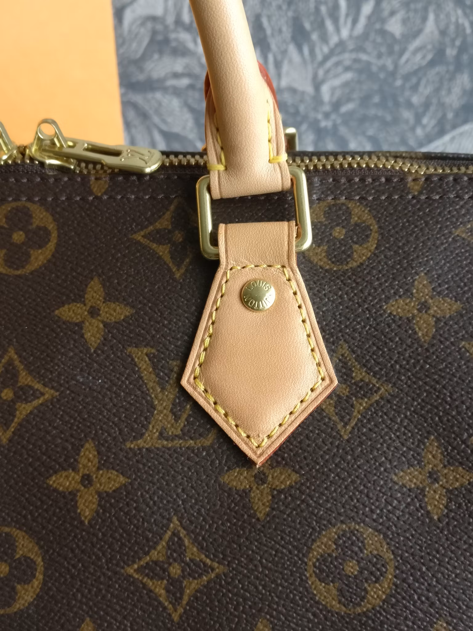 Louis Vuitton  Speedy bandouliere 30