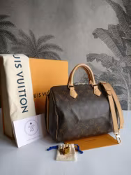 Louis Vuitton  Speedy bandouliere 30