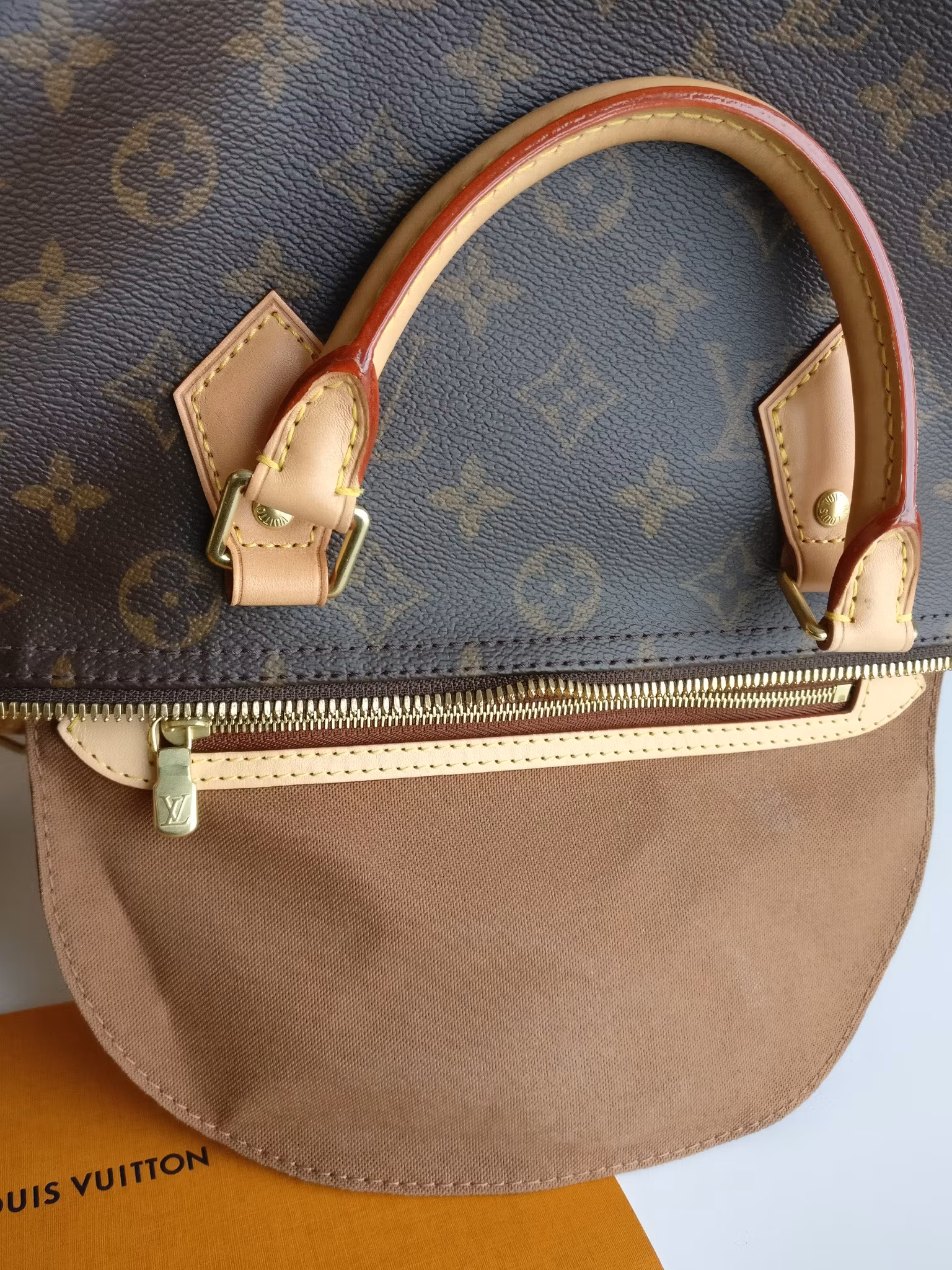 Louis Vuitton  Speedy bandouliere 30