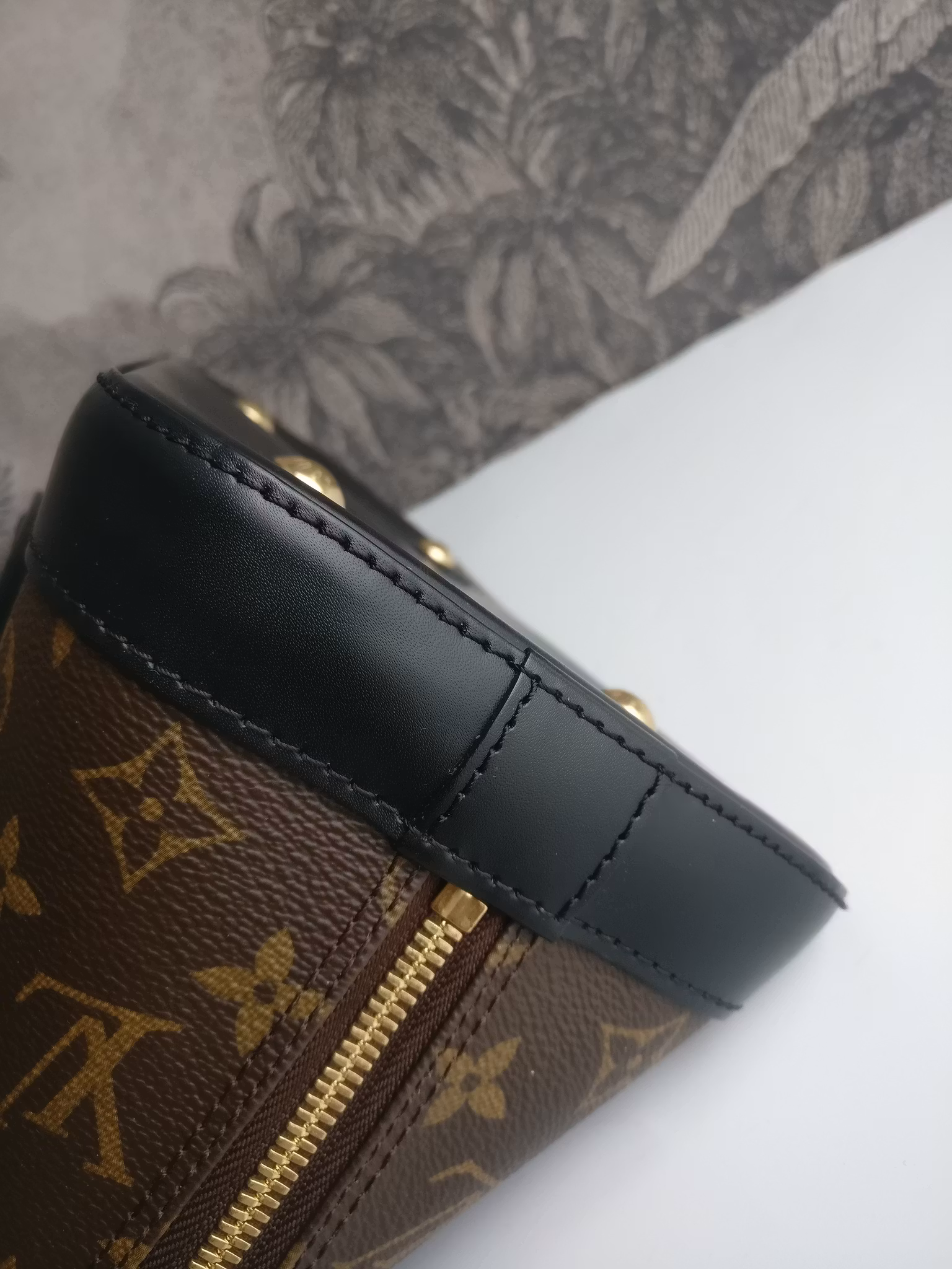 Louis Vuitton Alma PM World Tour