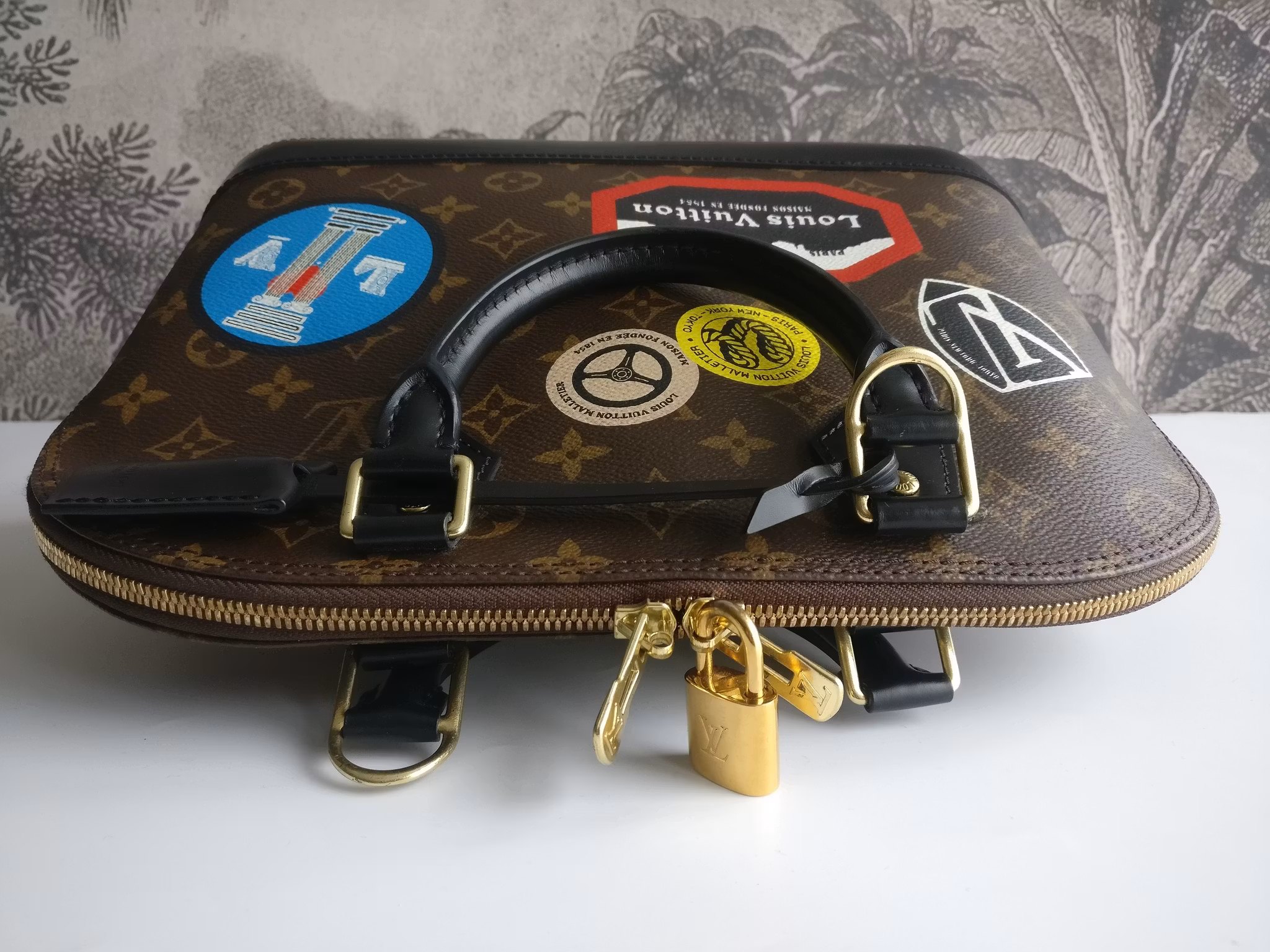 Louis Vuitton Alma PM World Tour