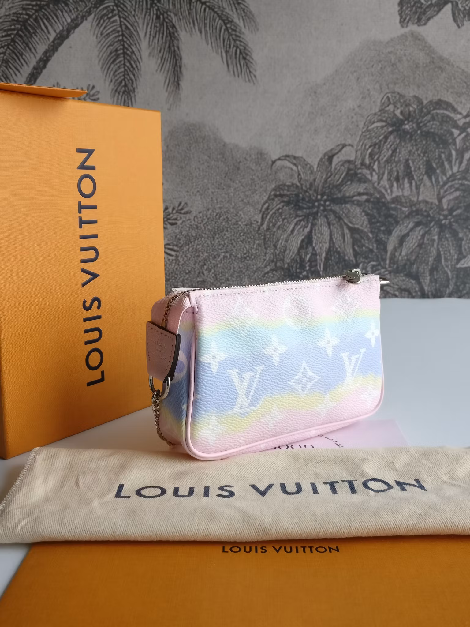 Louis Vuitton Mini Pochette Escale Limited edition