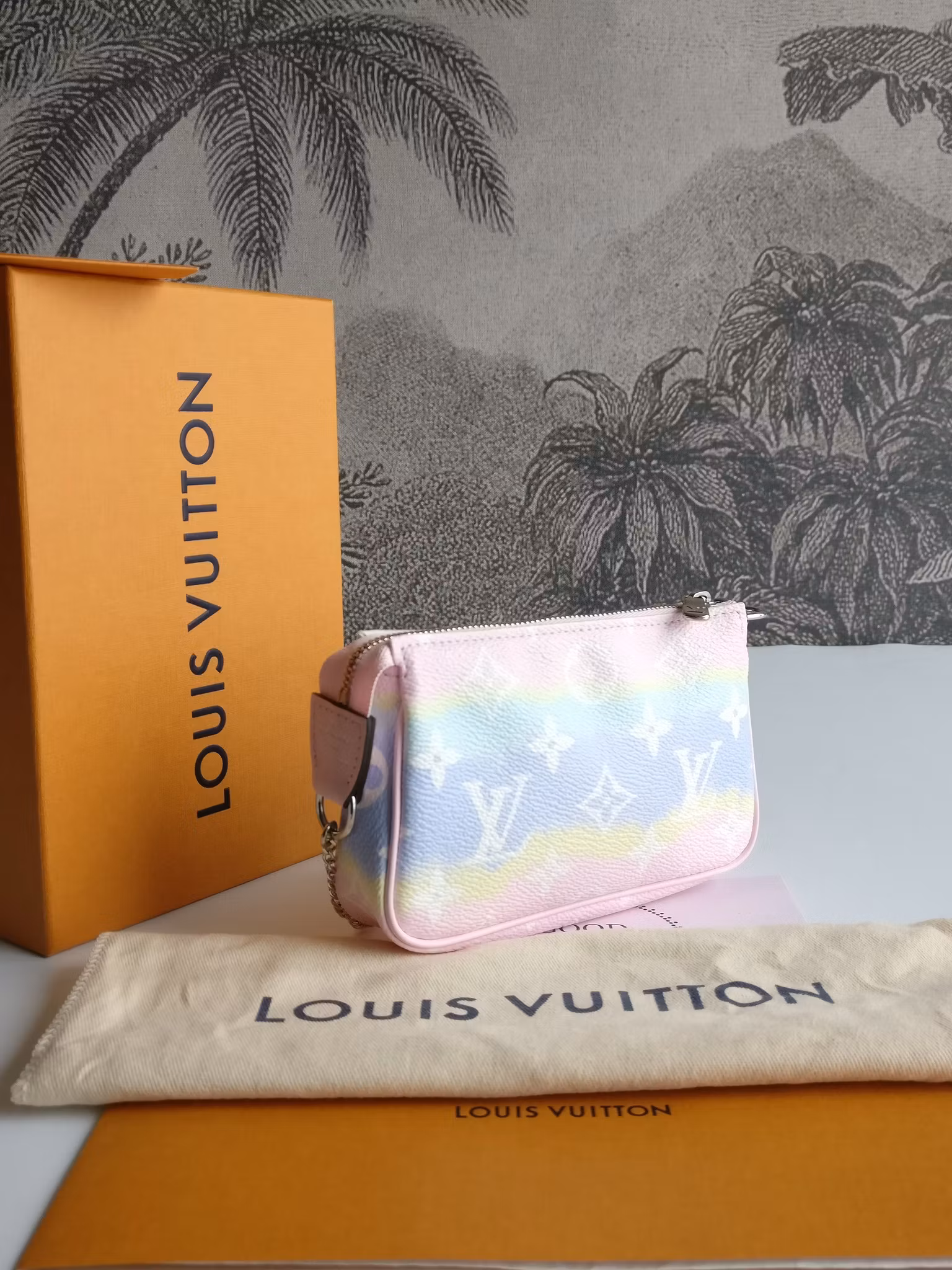 Louis Vuitton Mini Pochette Escale Limited edition