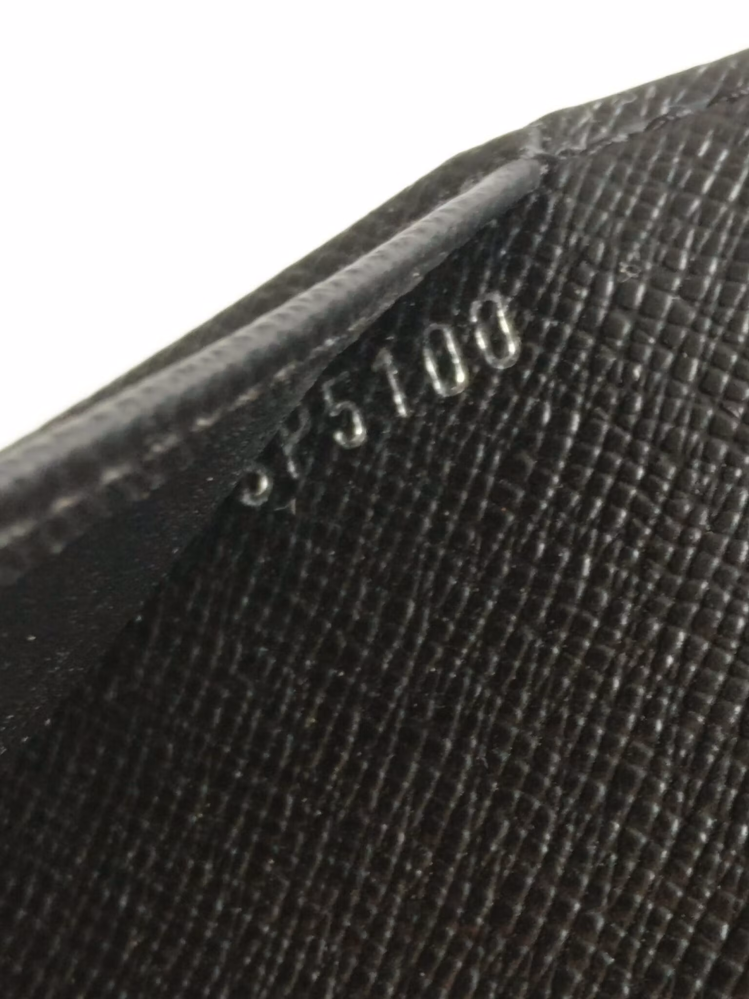 Louis Vuitton Medium Ring Agenda Cover