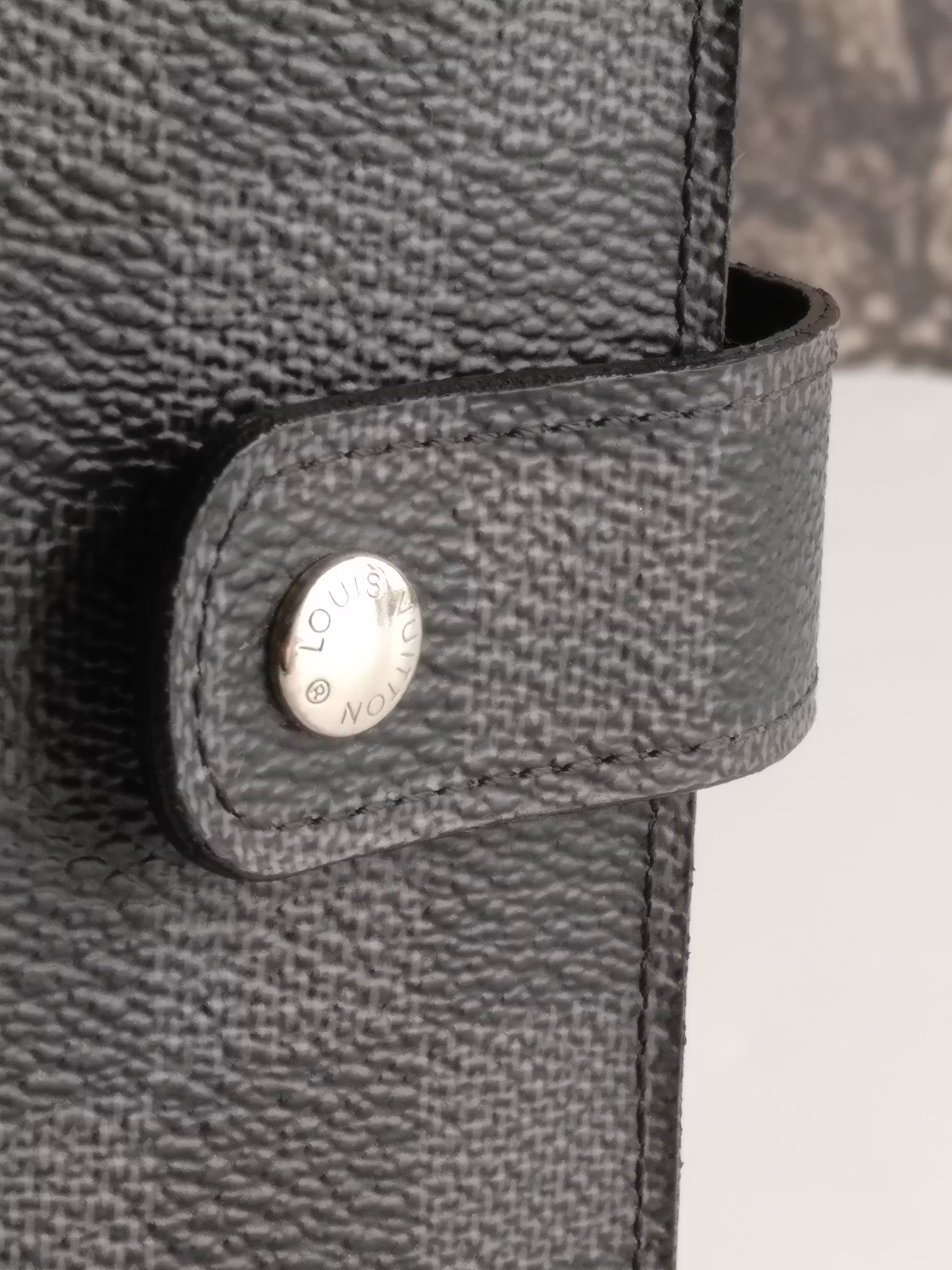 Louis Vuitton Medium Ring Agenda Cover