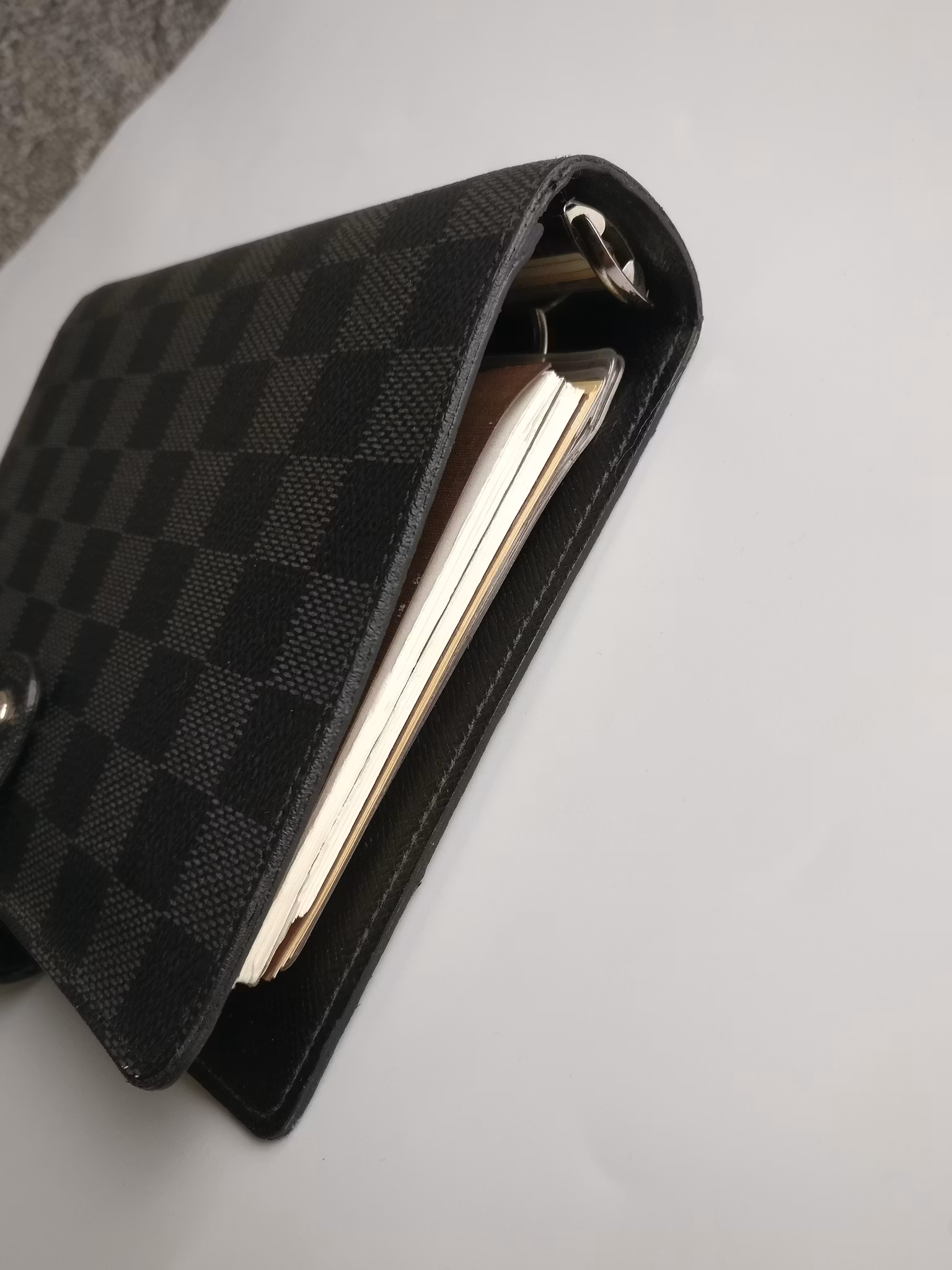Louis Vuitton Medium Ring Agenda Cover