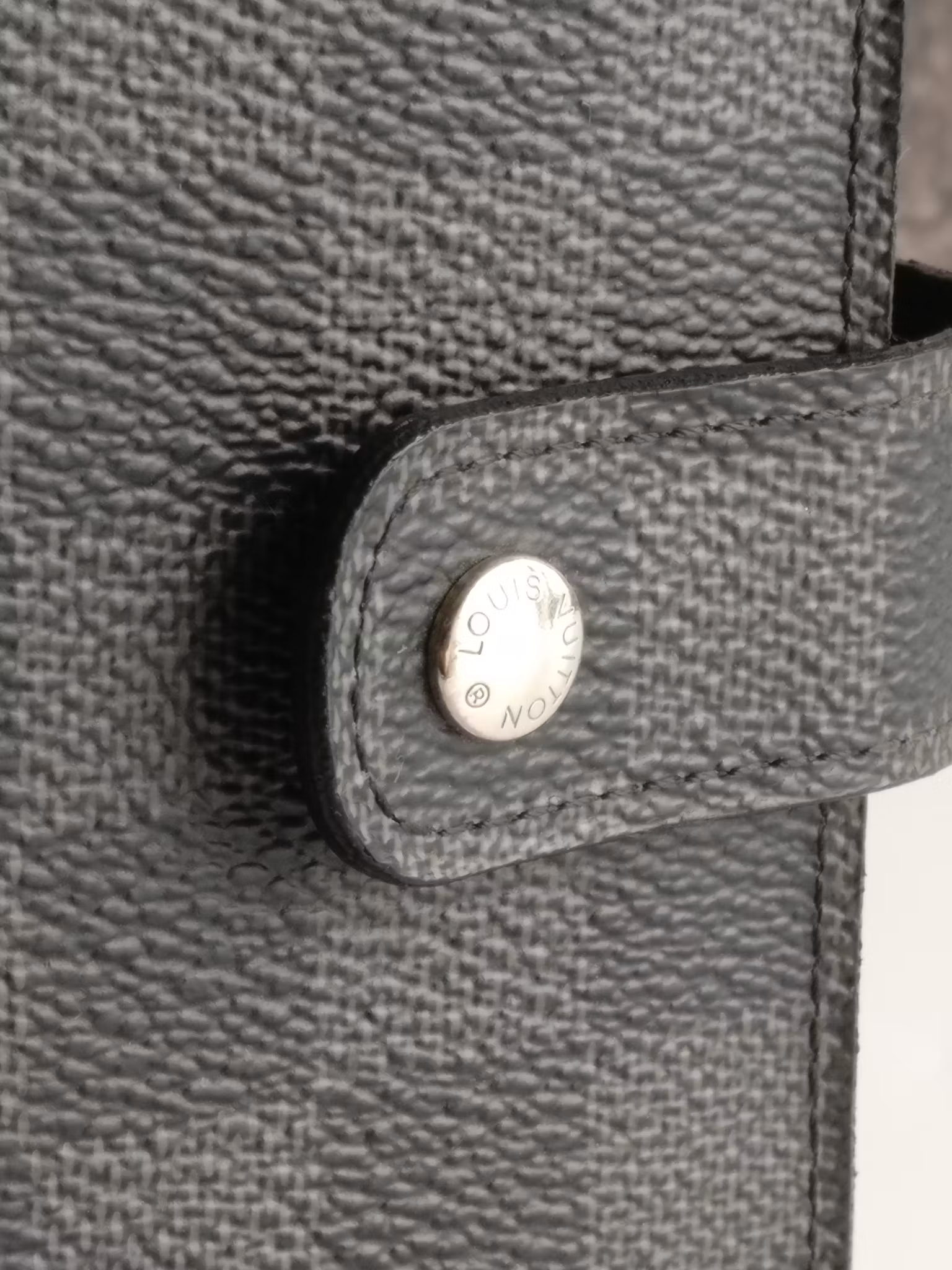 Louis Vuitton Medium Ring Agenda Cover
