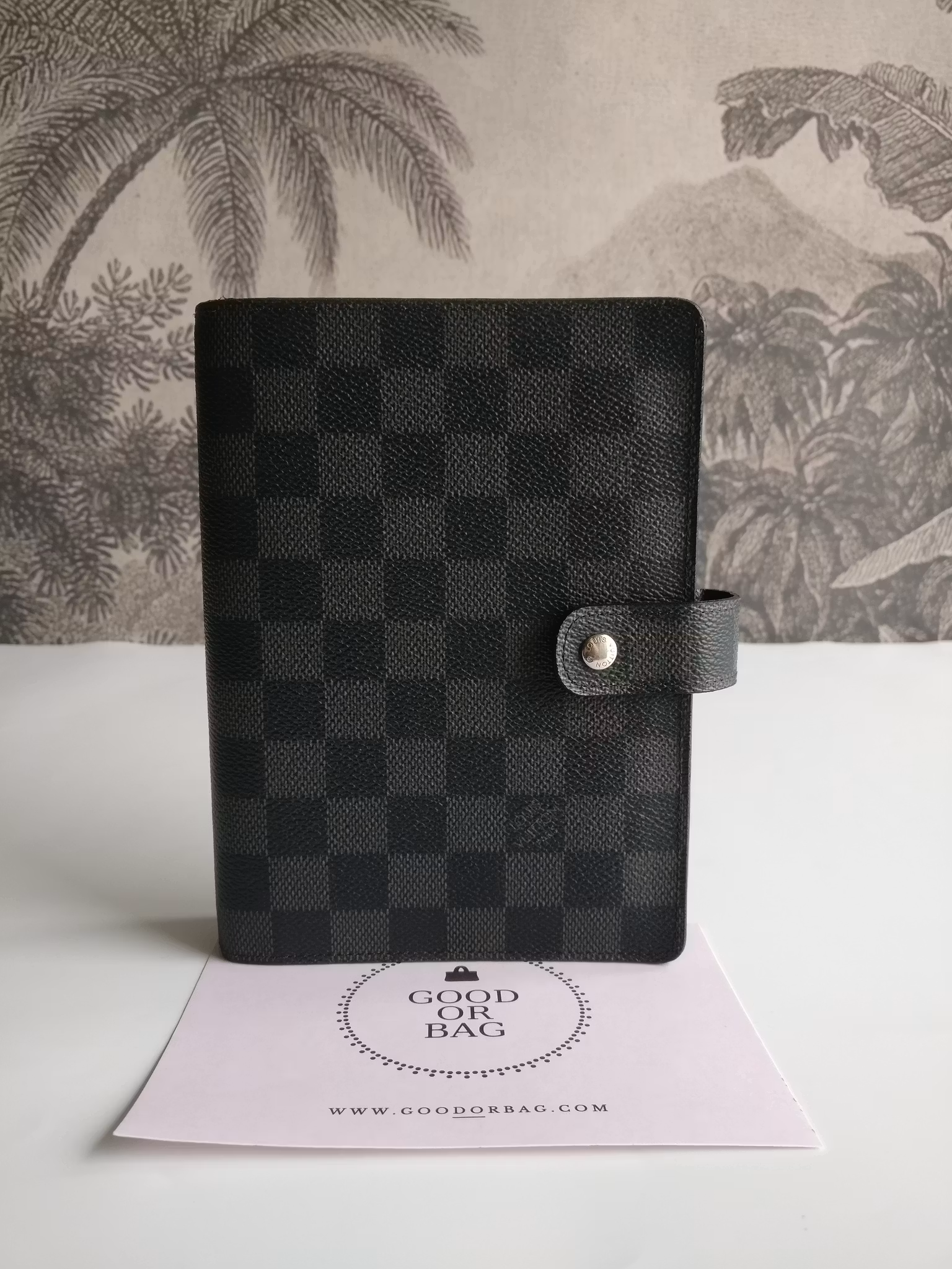 Louis Vuitton Medium Ring Agenda Cover