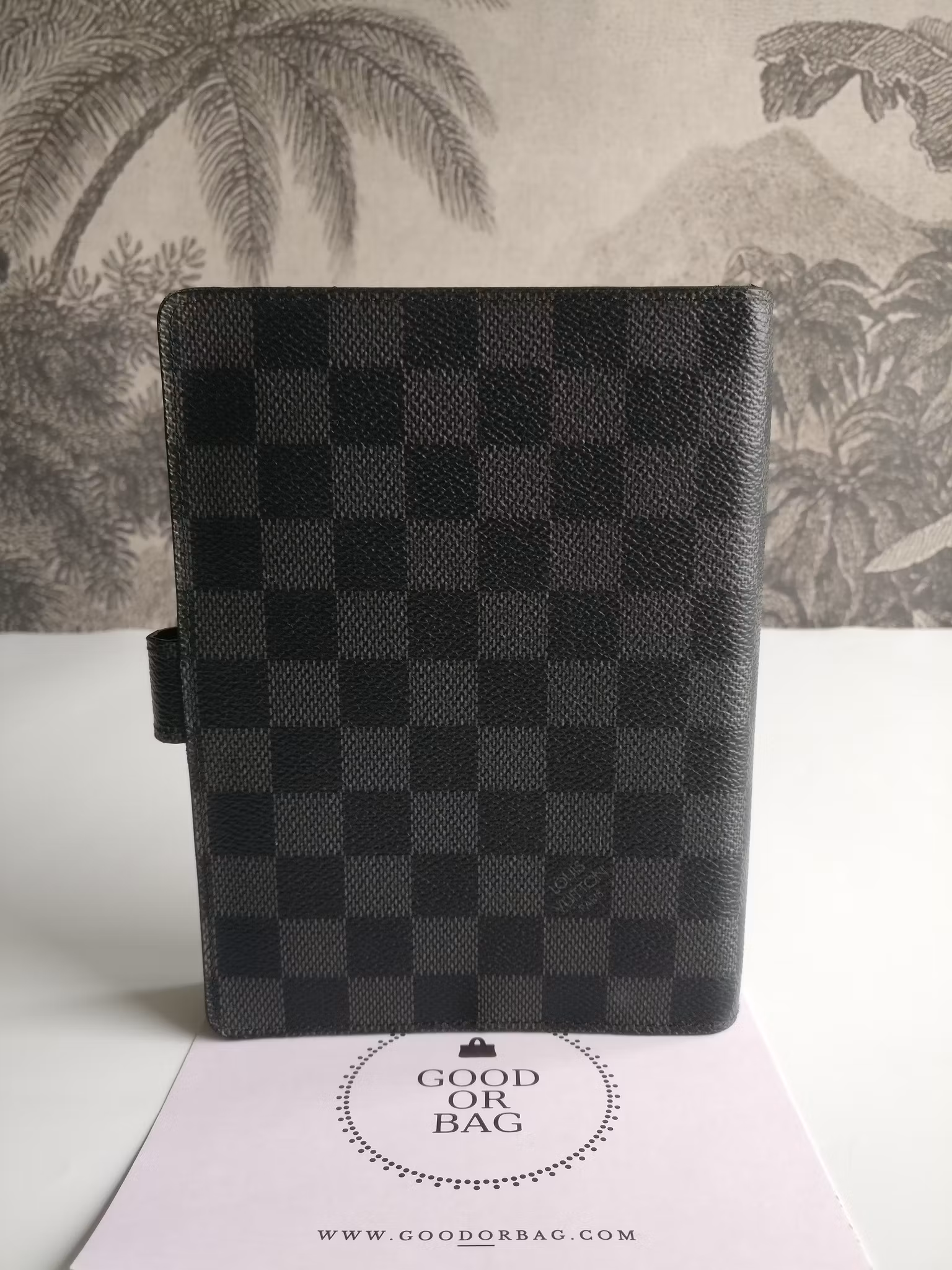 Louis Vuitton Medium Ring Agenda Cover