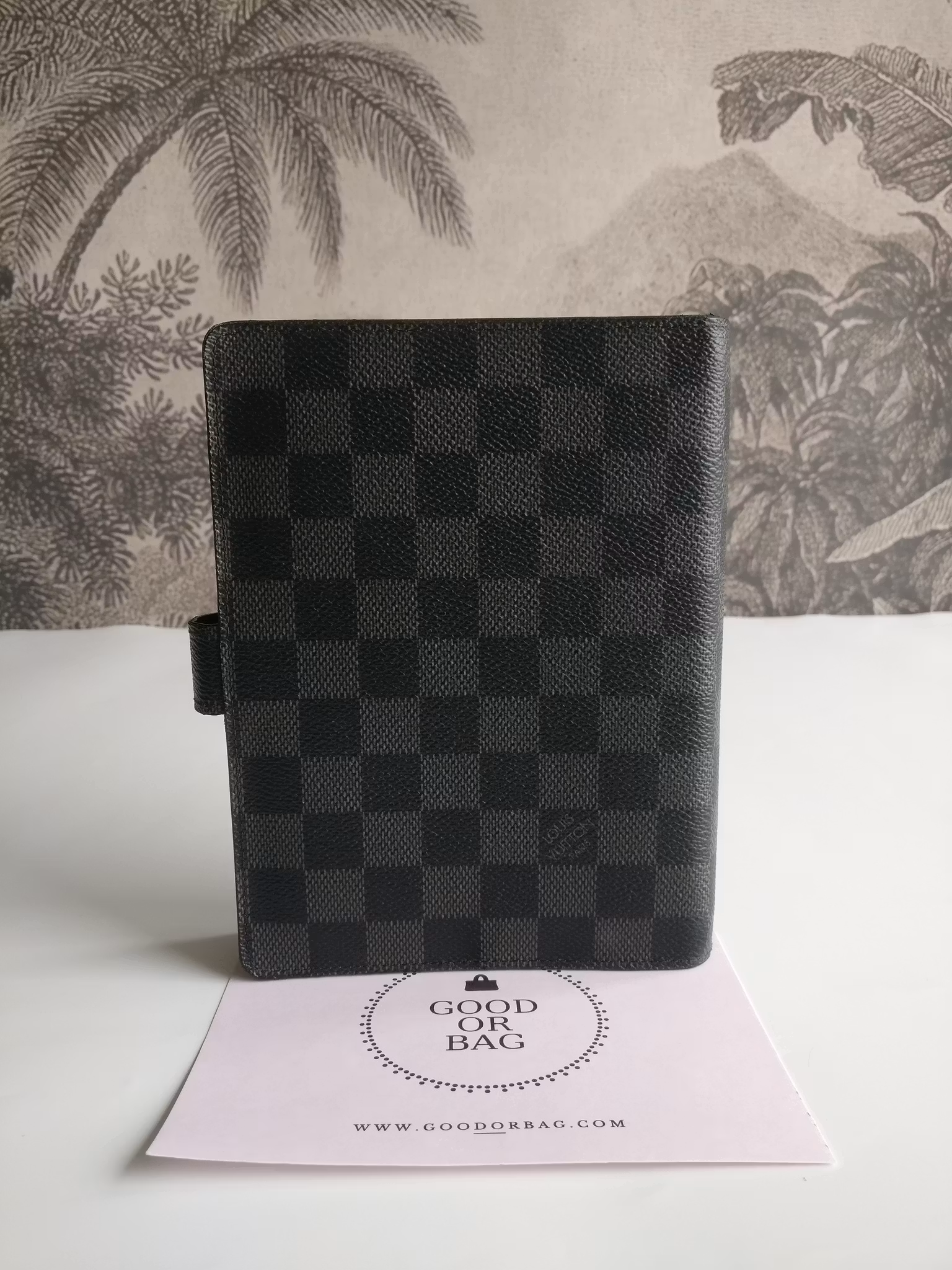 Louis Vuitton Medium Ring Agenda Cover
