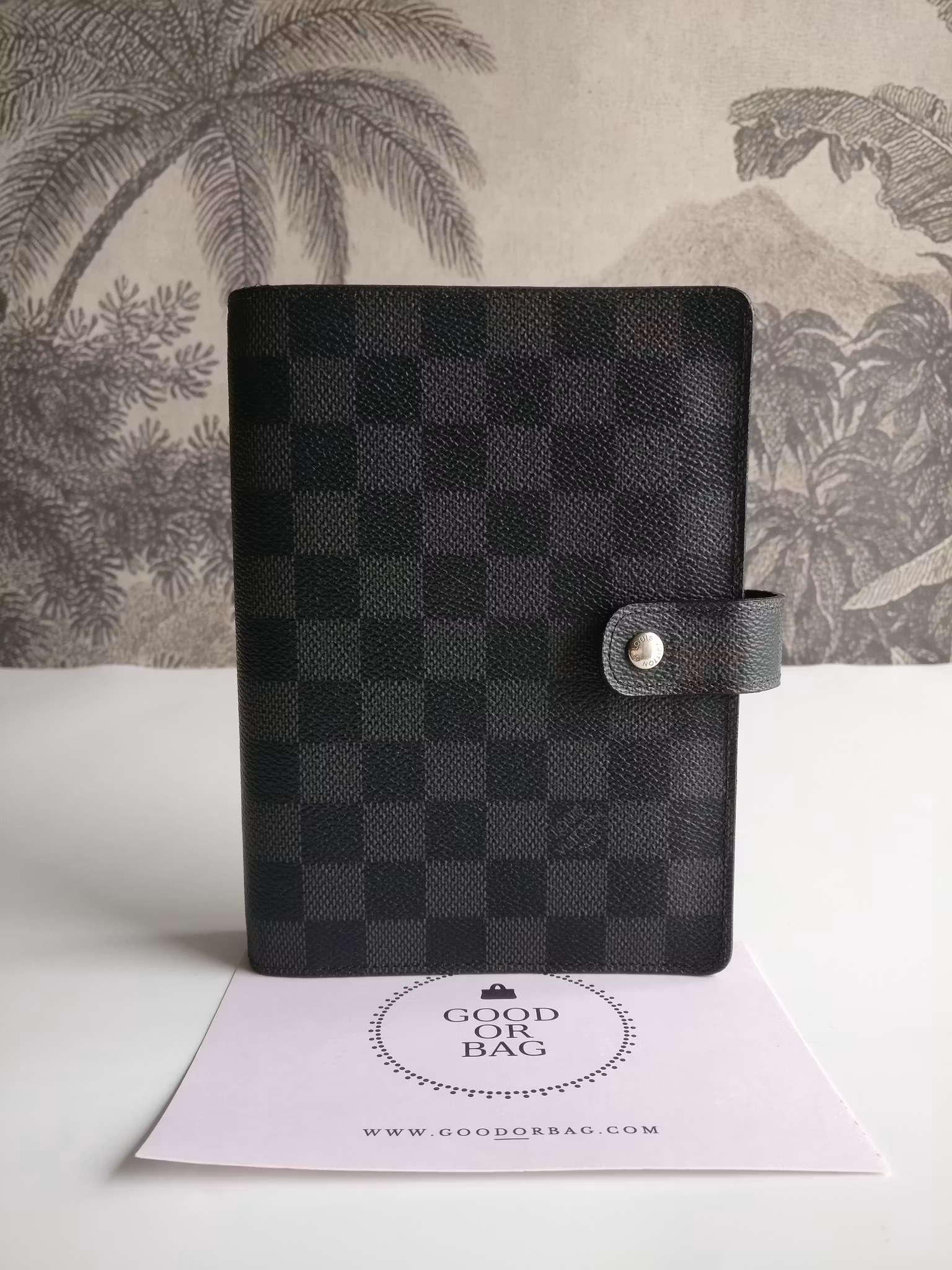 Louis Vuitton Medium Ring Agenda Cover