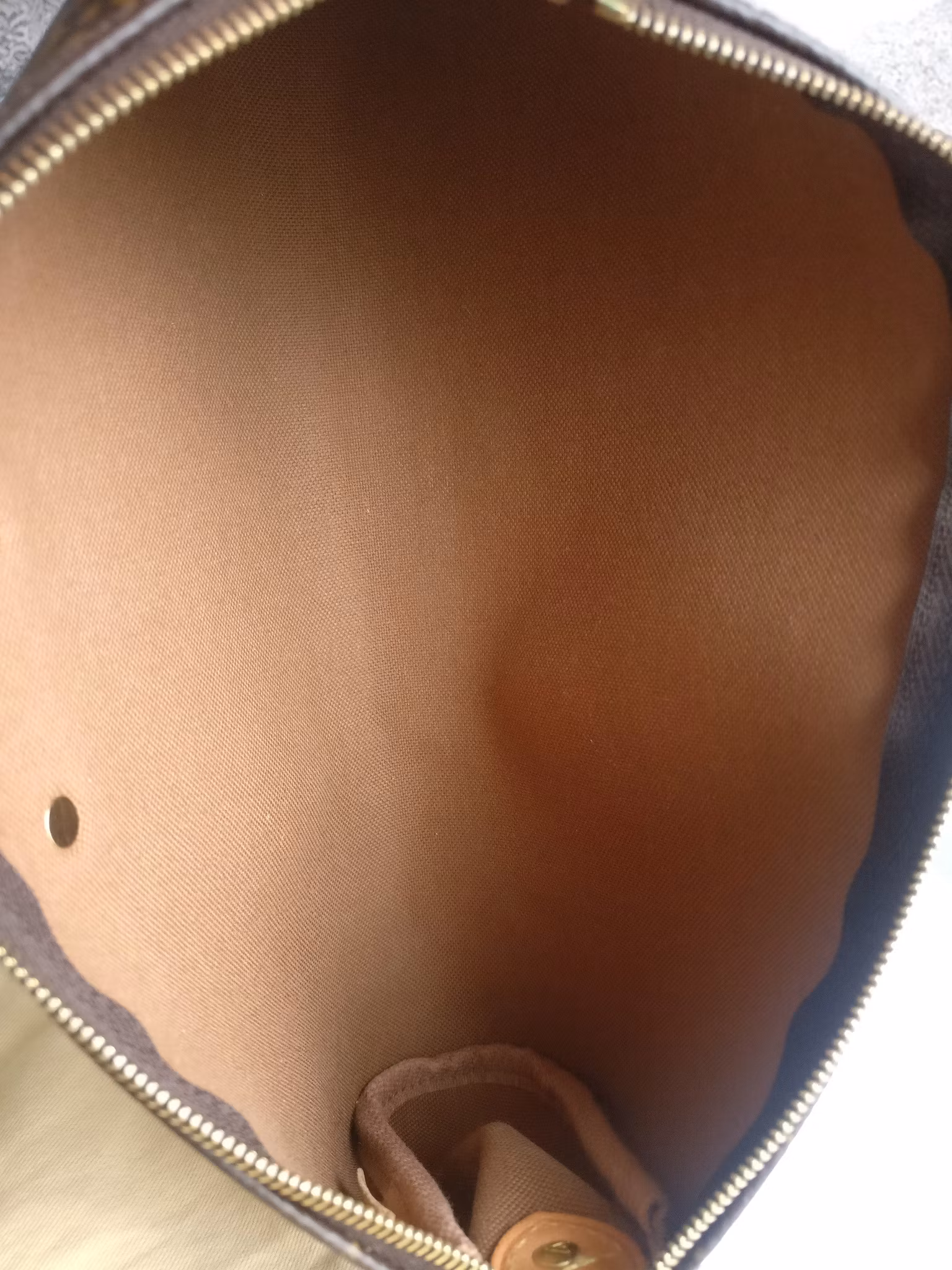 Louis Vuitton Eva with defect on zipper