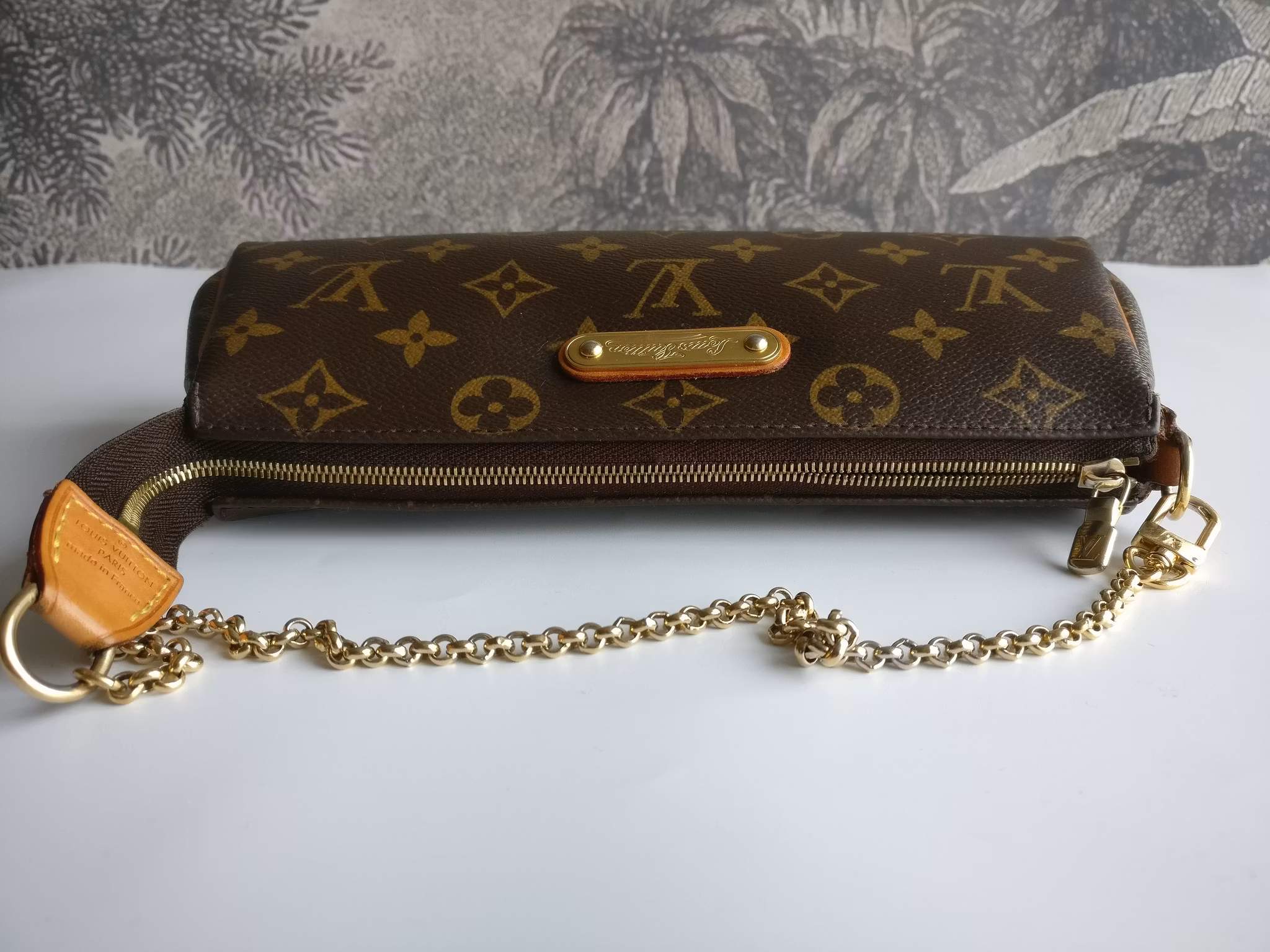Louis Vuitton Eva with defect on zipper