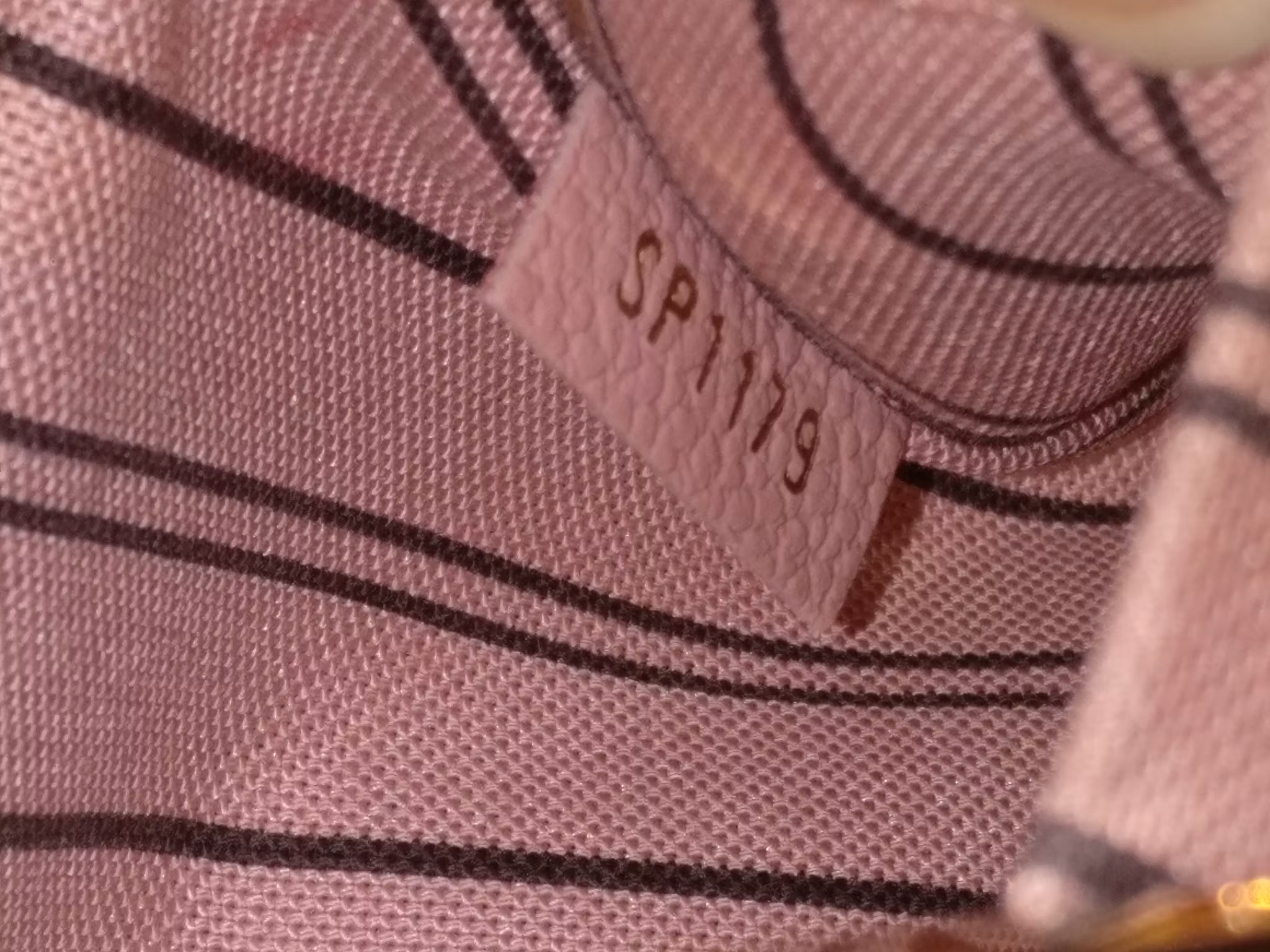 Louis Vuitton Montaigne BB
