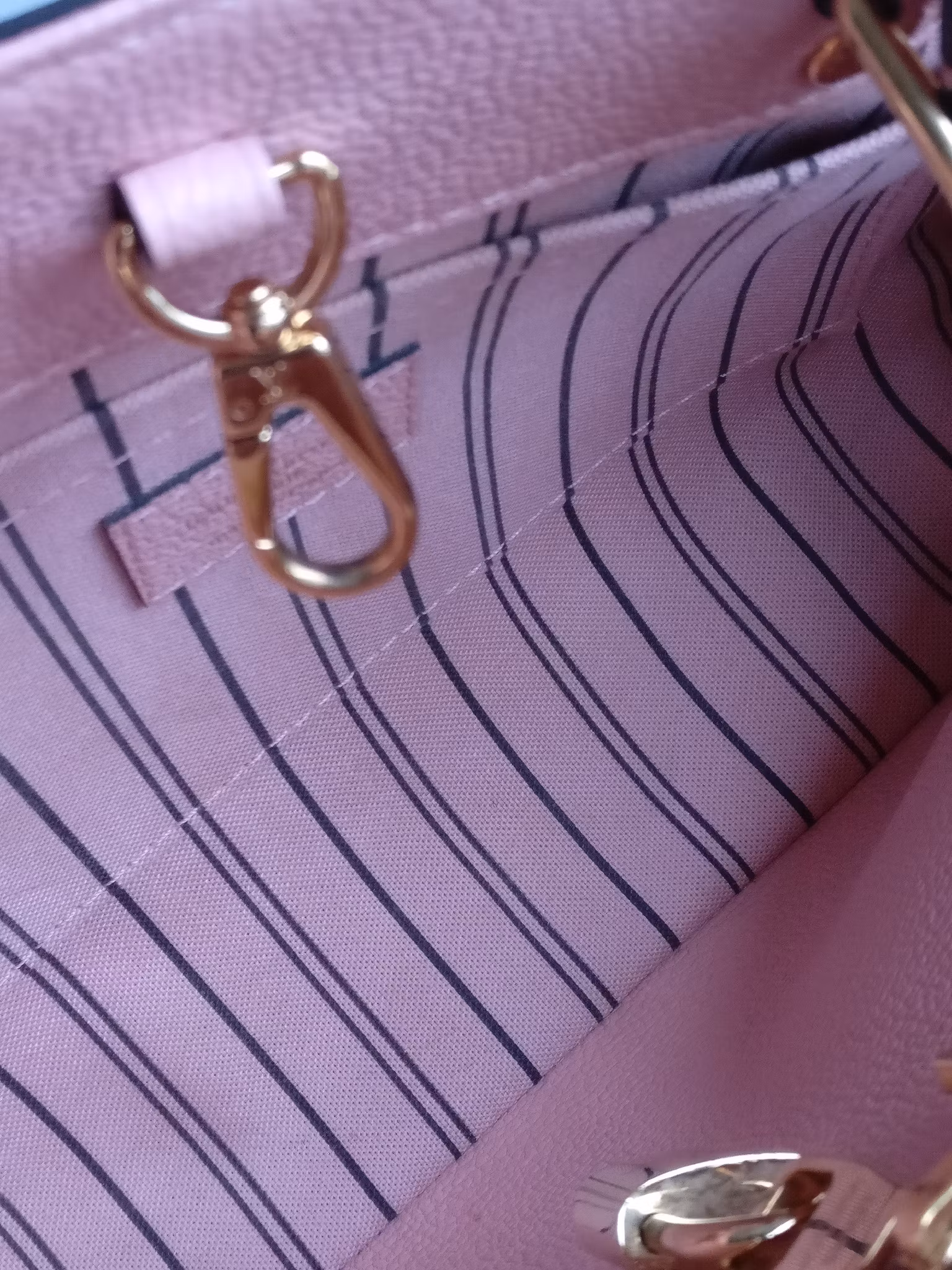 Louis Vuitton Montaigne BB