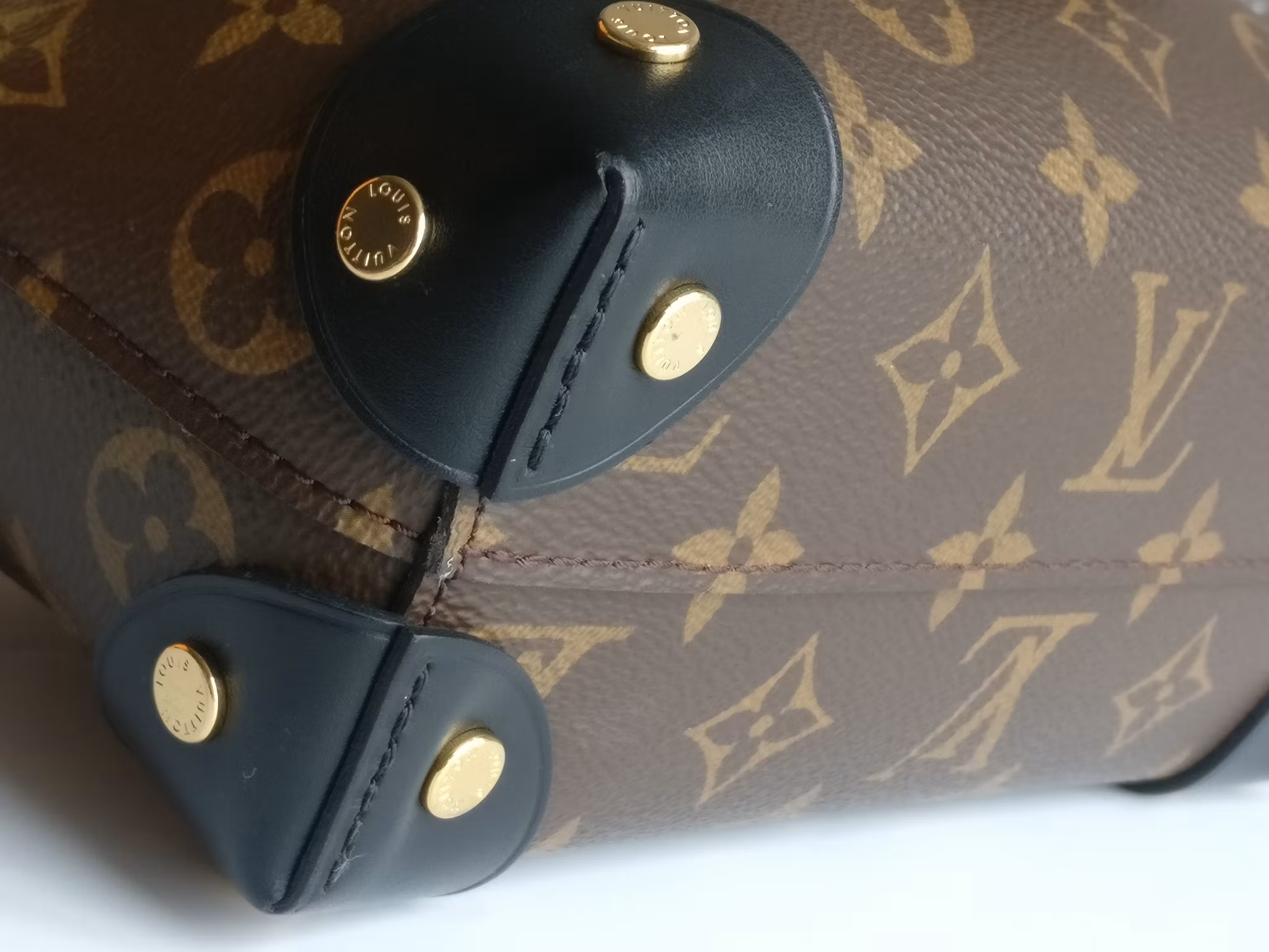 Louis Vuitton Petite Malle Souple