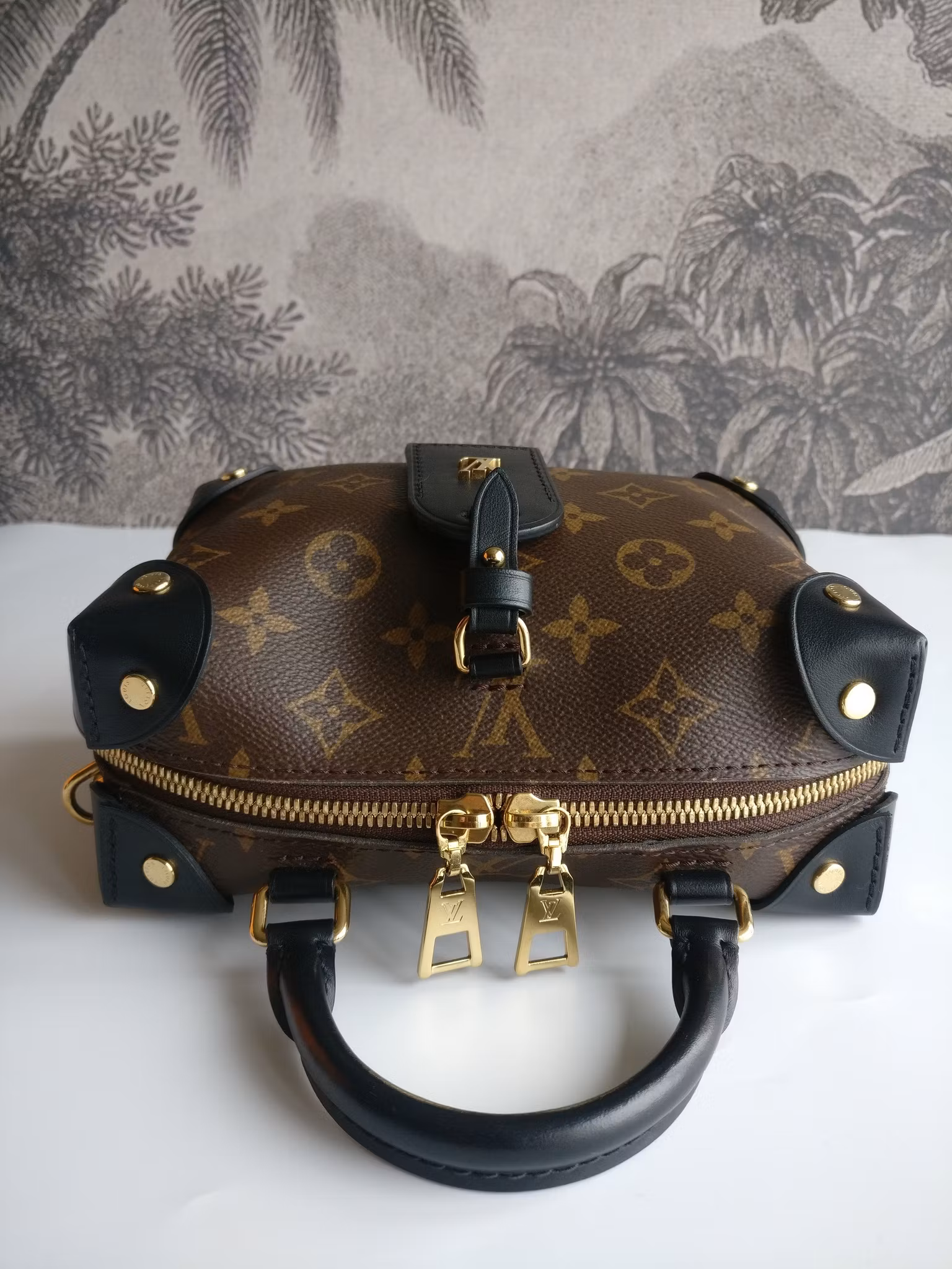 Louis Vuitton Petite Malle Souple
