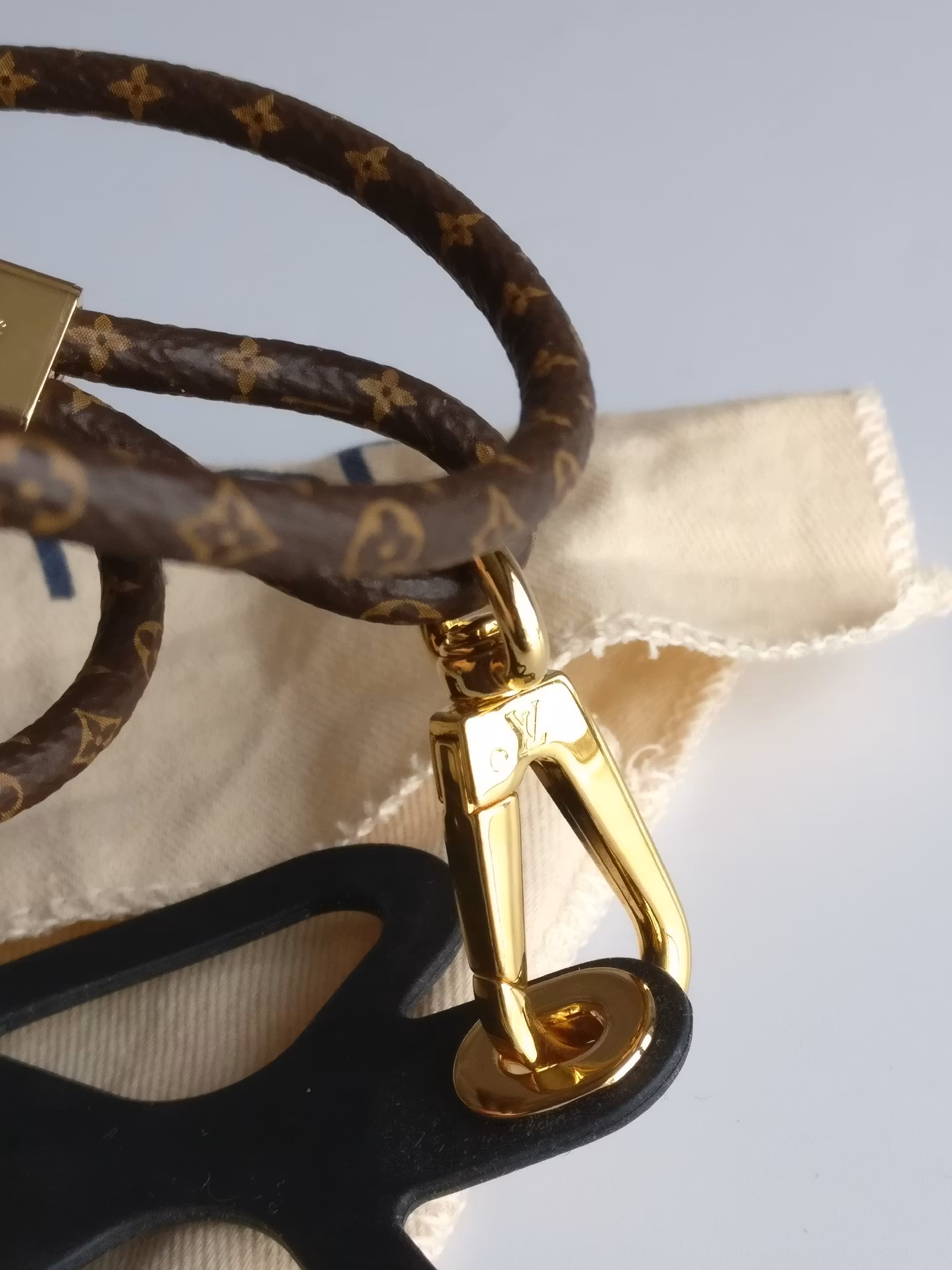 Louis Vuitton Louise Phone Holder