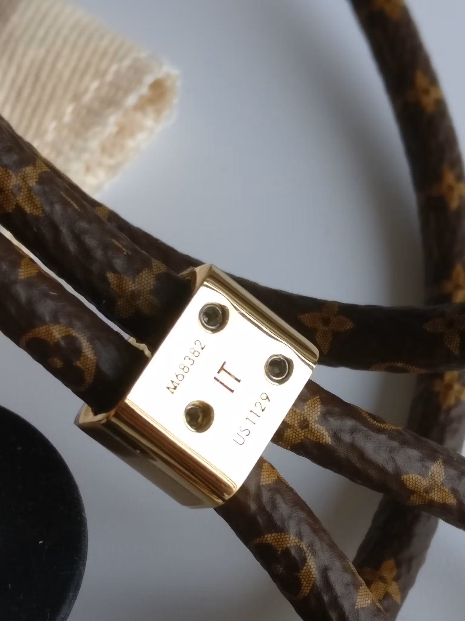 Louis Vuitton Louise Phone Holder