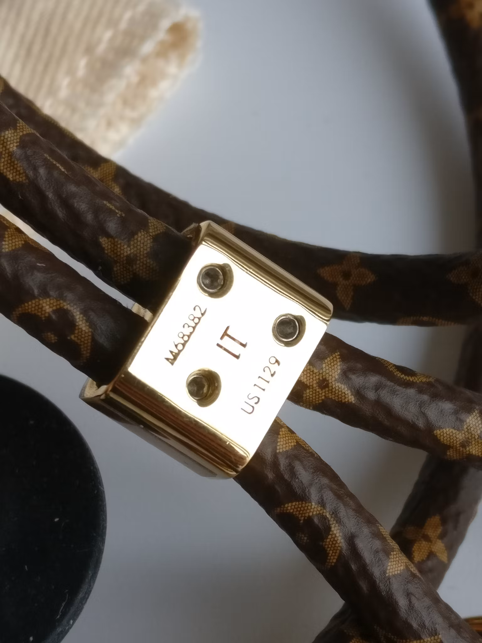 Louis Vuitton Louise Phone Holder