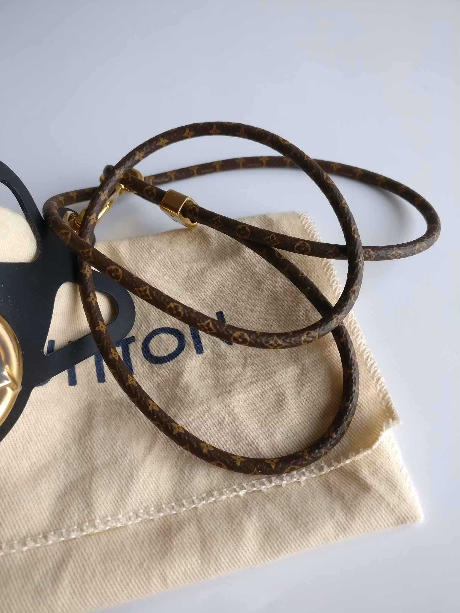 Louis Vuitton Louise Phone Holder