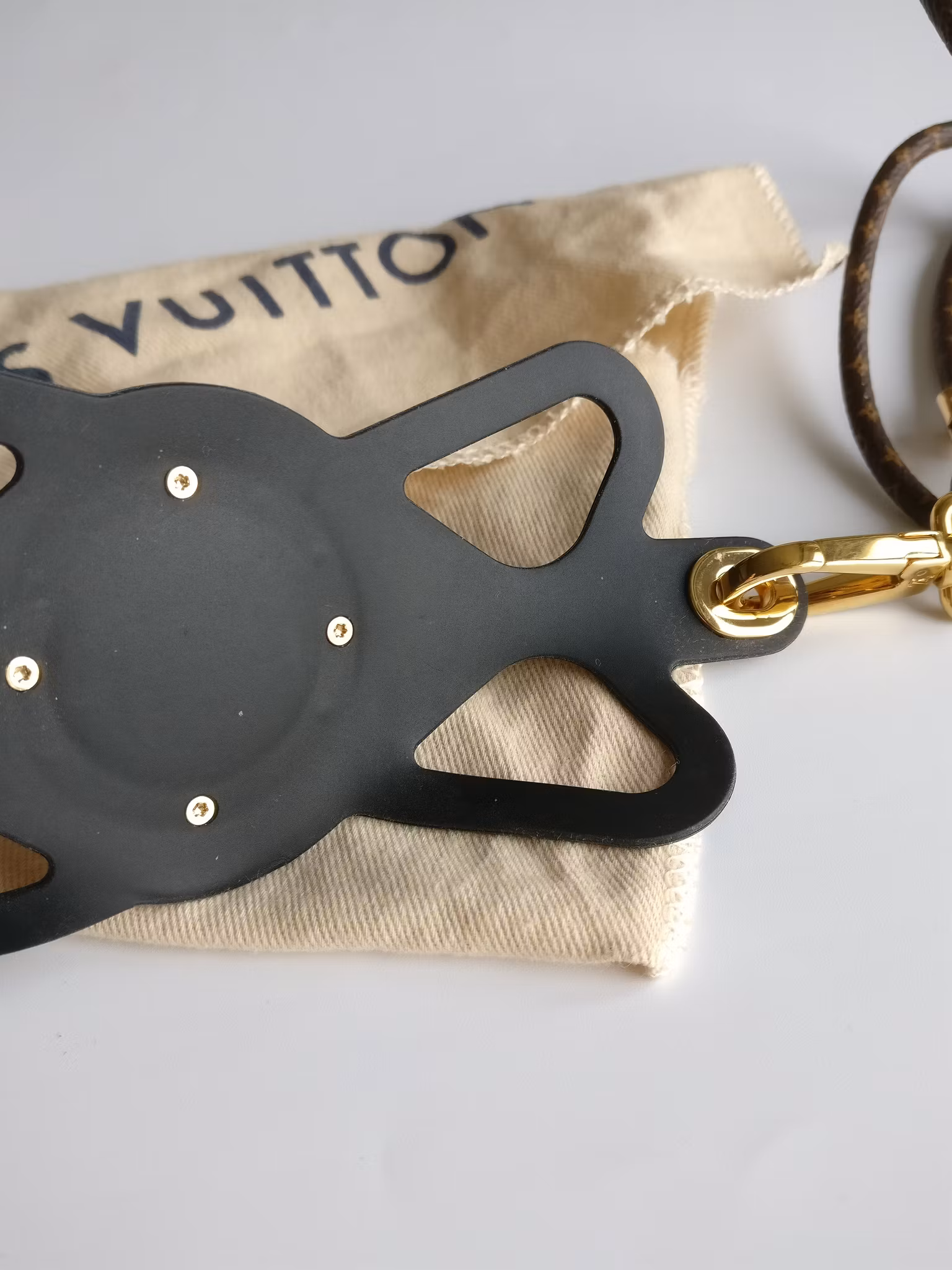 Louis Vuitton Louise Phone Holder