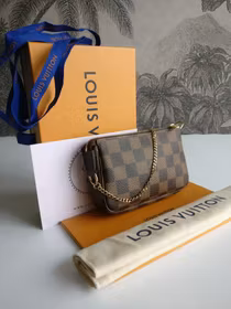 Louis Vuitton Mini Pochette Accessoires