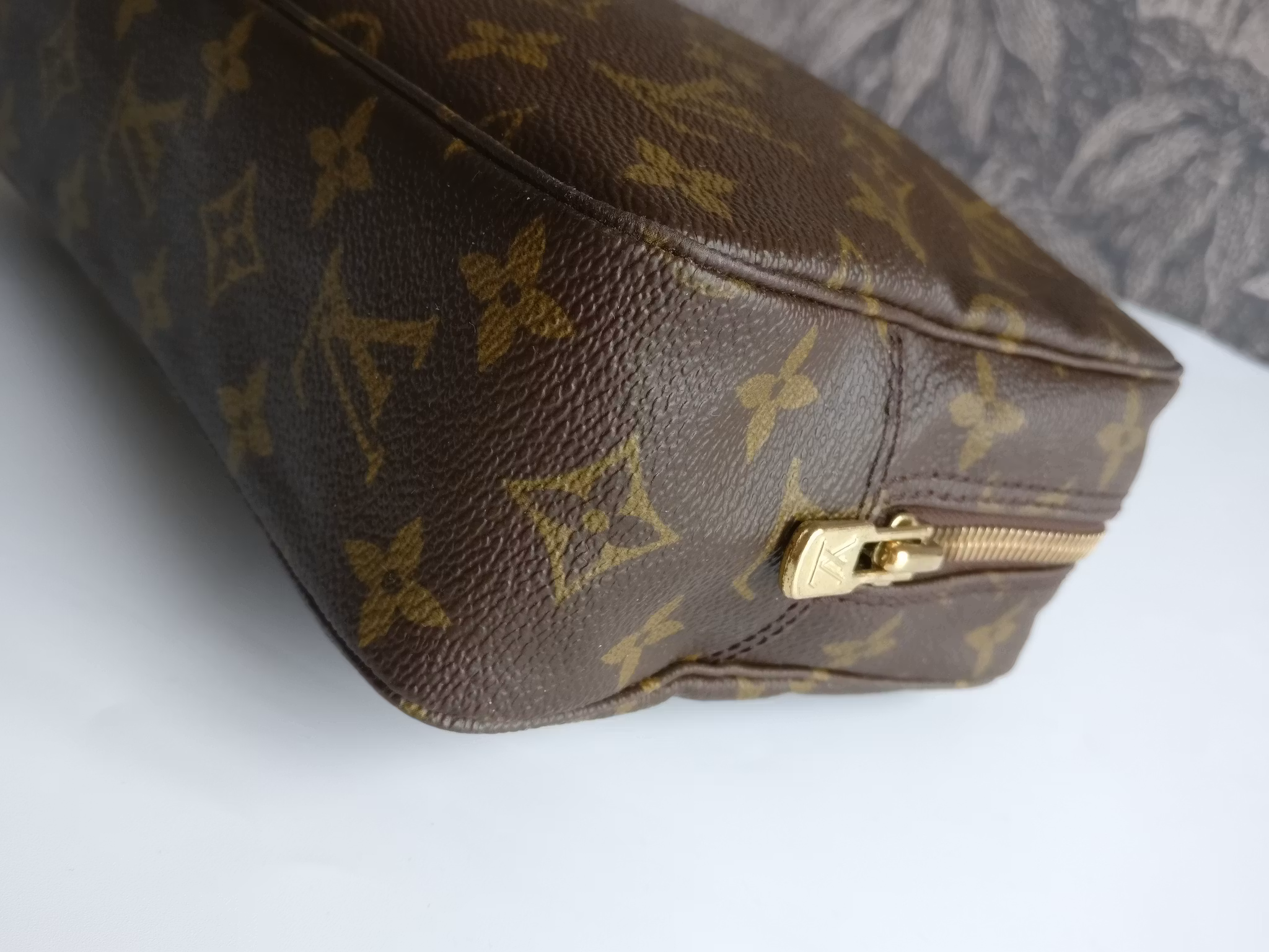 Louis Vuitton Trousse Toilette 23