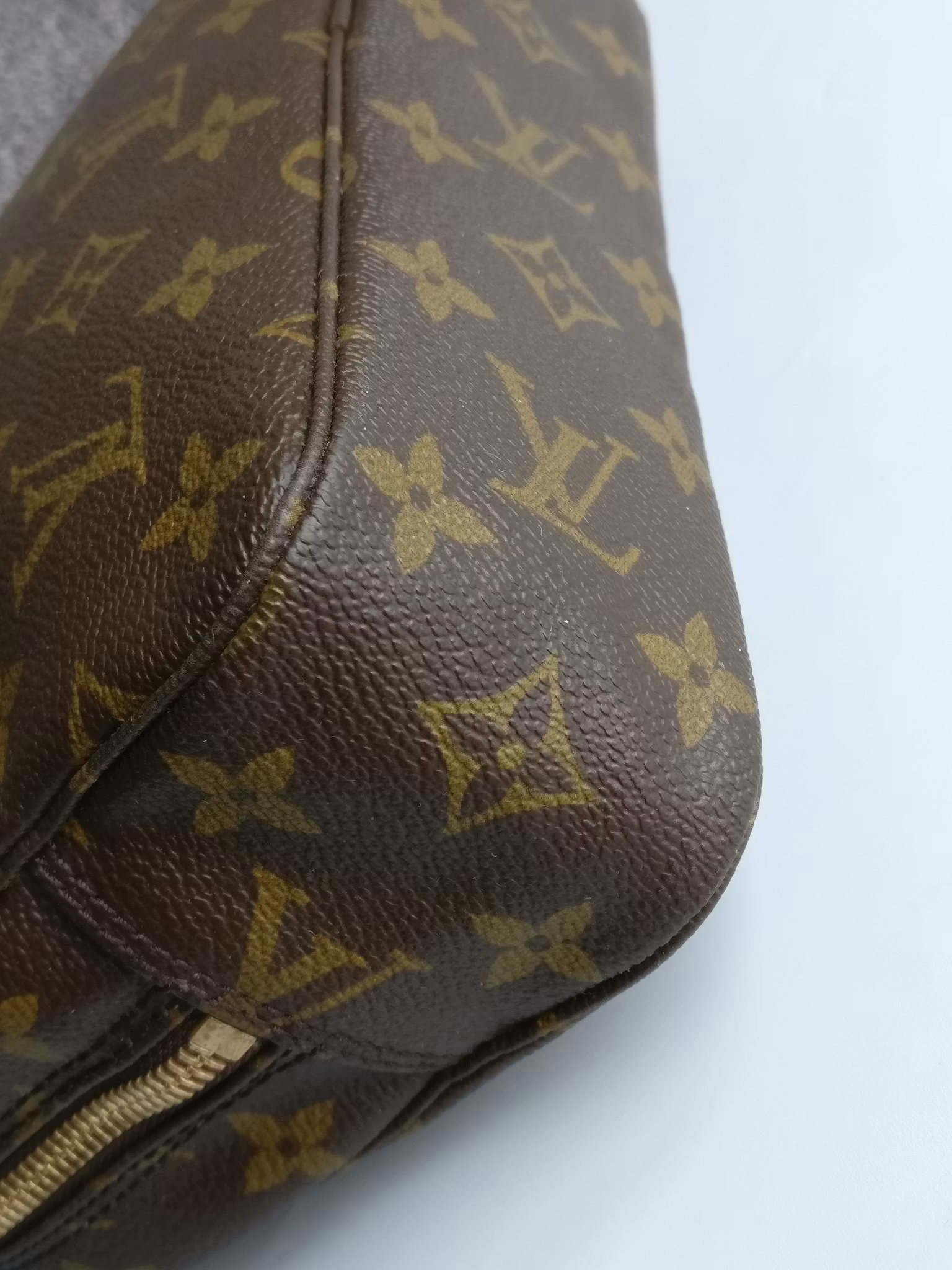 Louis Vuitton Trousse Toilette 23