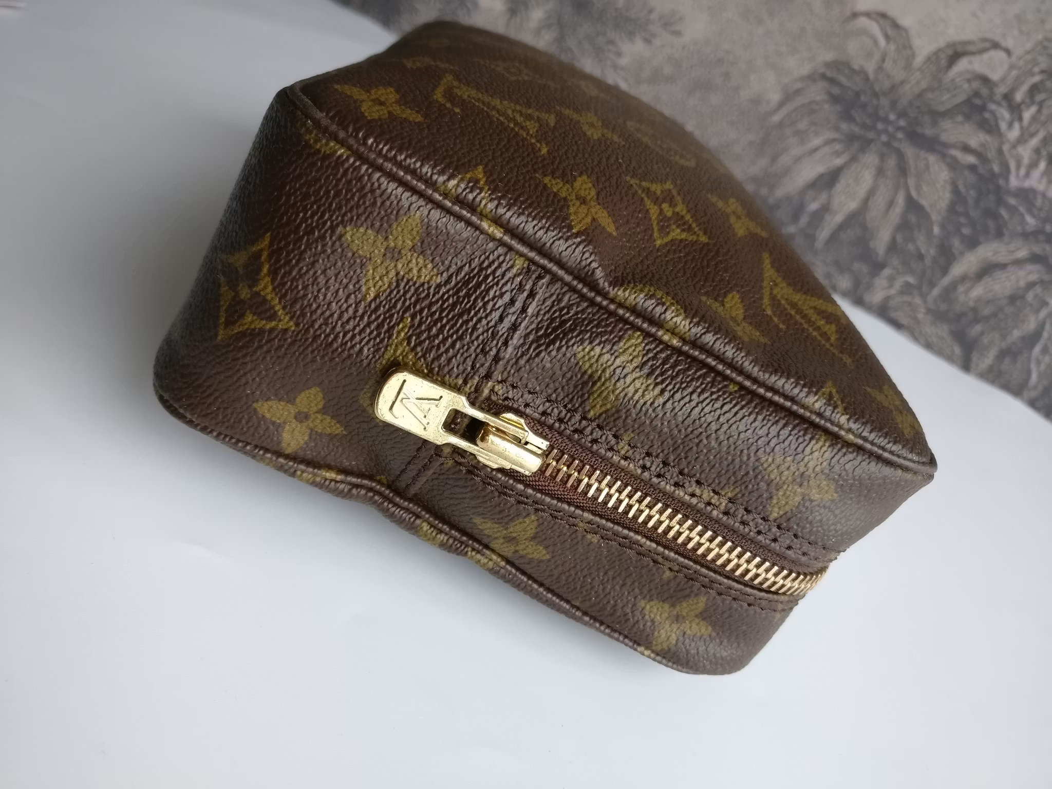 Louis Vuitton Trousse Toilette 23