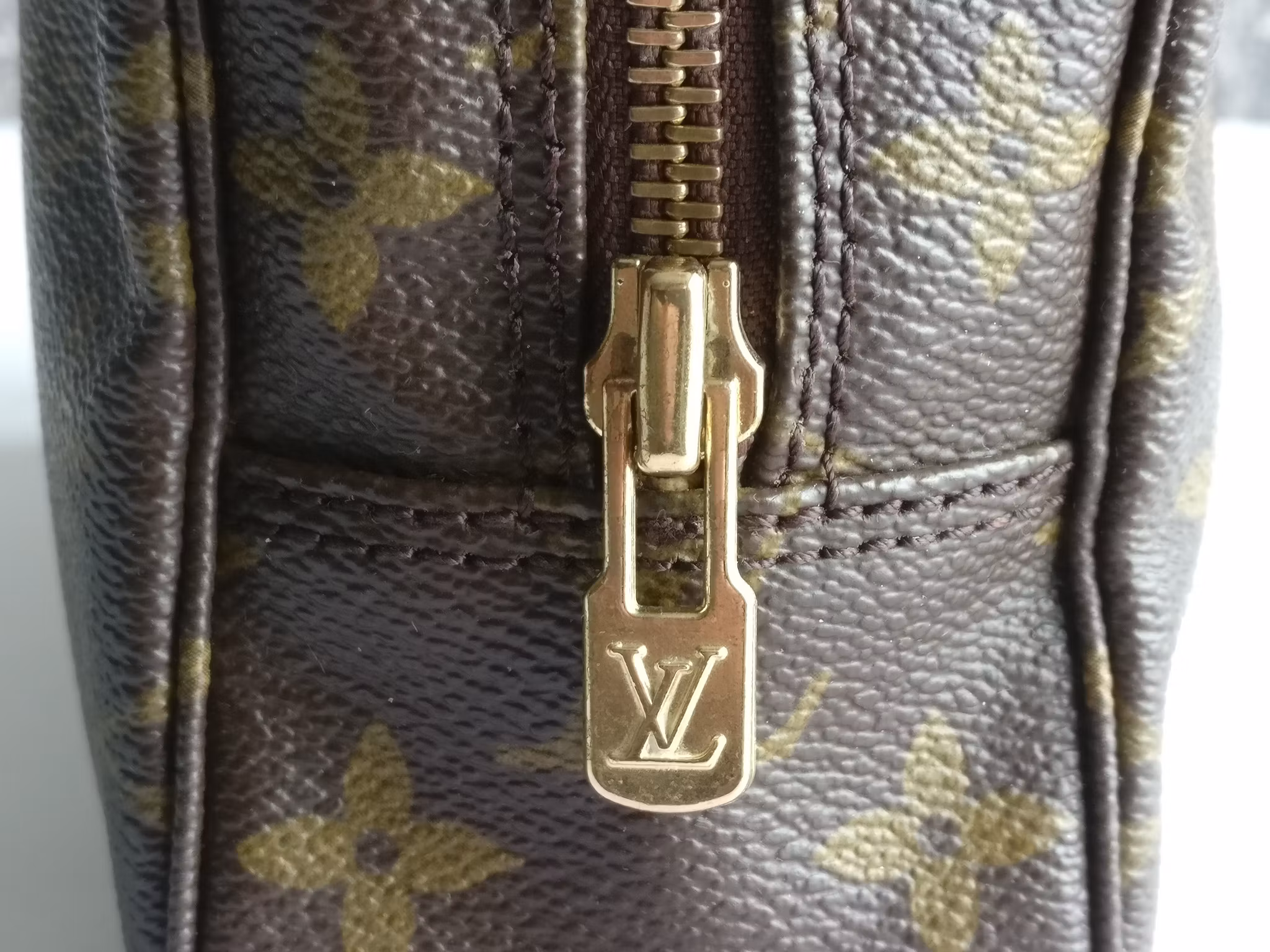 Louis Vuitton Trousse Toilette 23