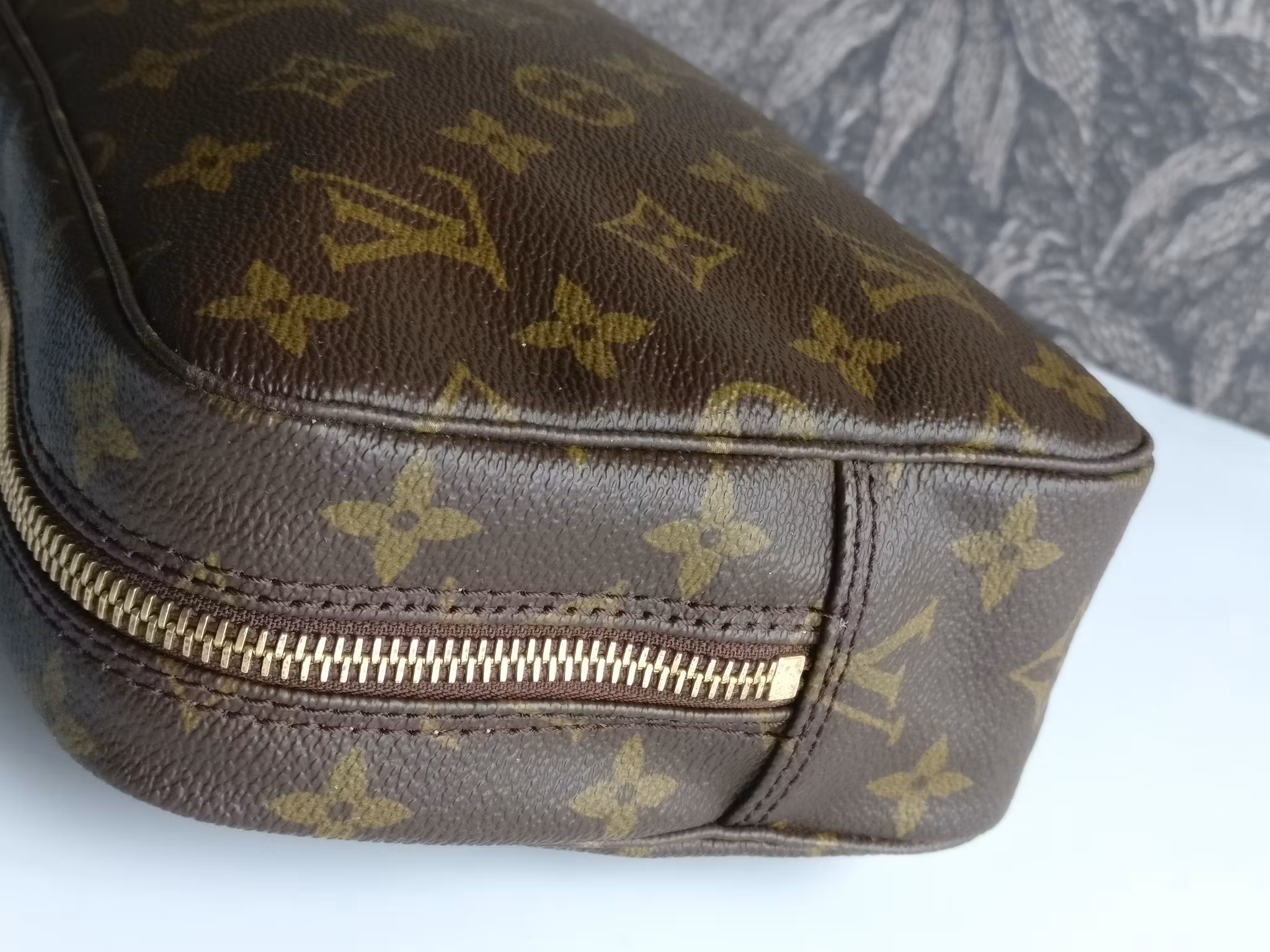 Louis Vuitton Trousse Toilette 23