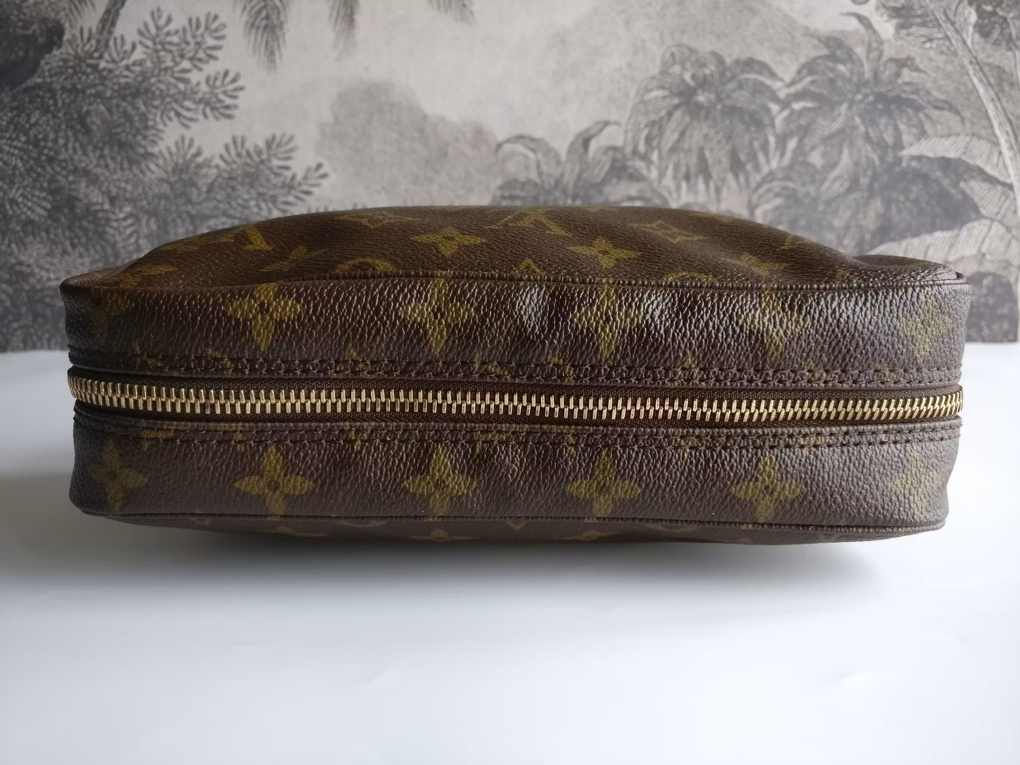 Louis Vuitton Trousse Toilette 23