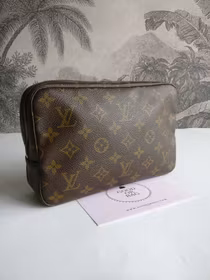 Louis Vuitton Trousse Toilette 23