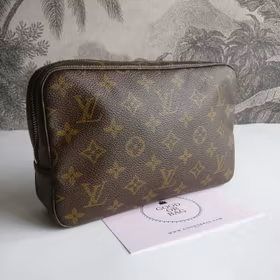 Louis Vuitton Trousse Toilette 23