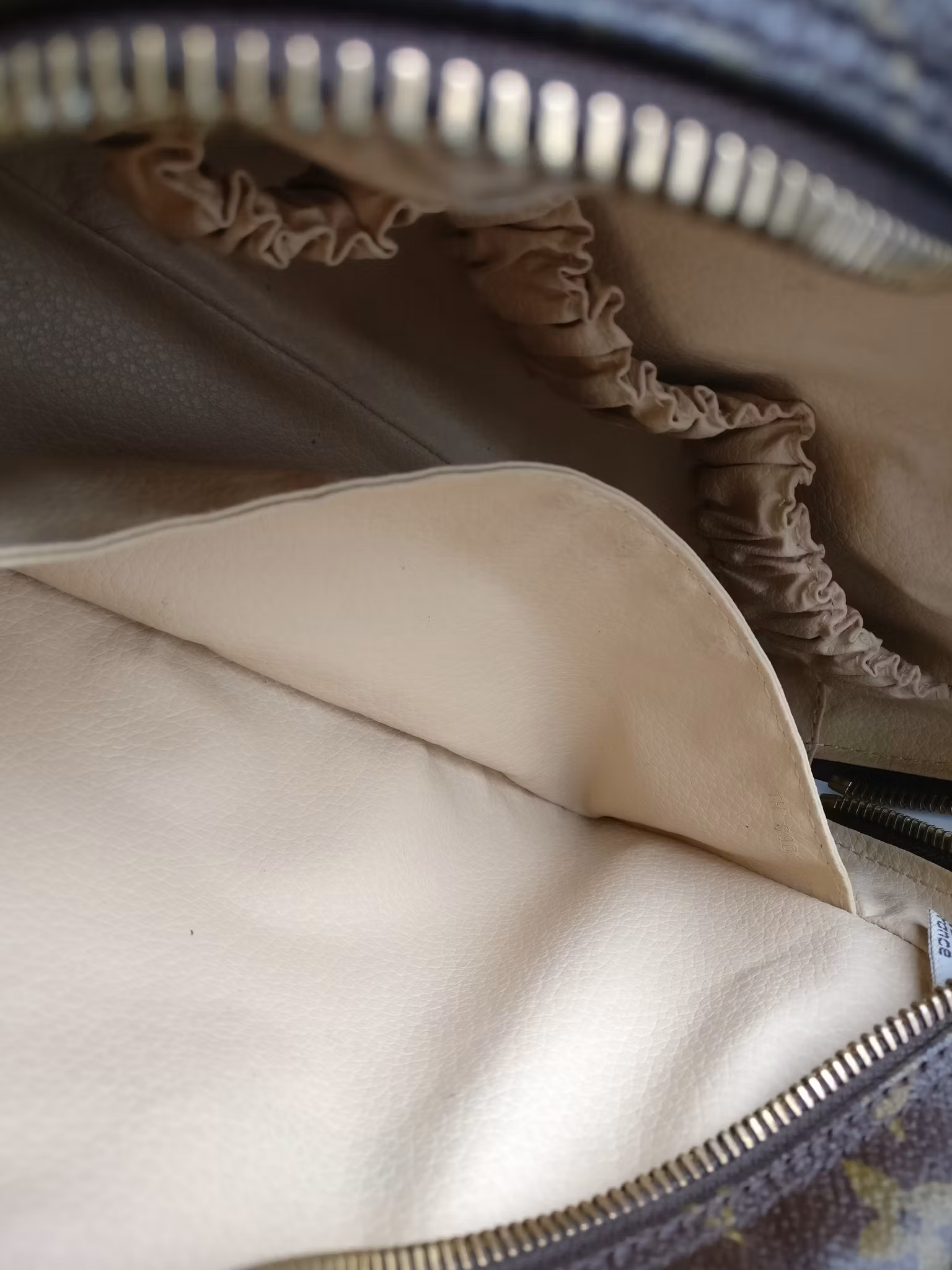 Louis Vuitton Trousse Toilette 23