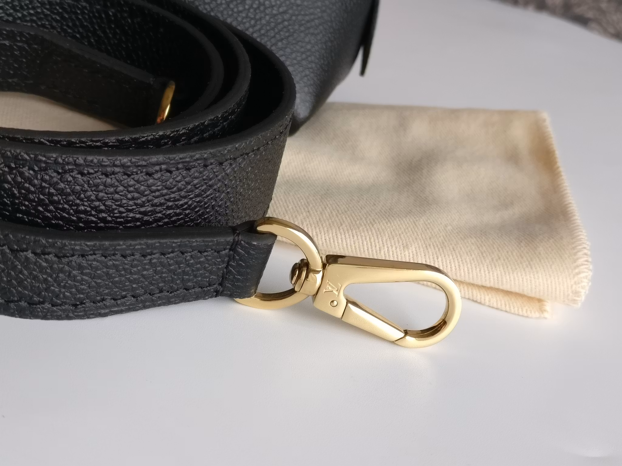 Louis Vuitton Neo Alma BB empreinte Noir