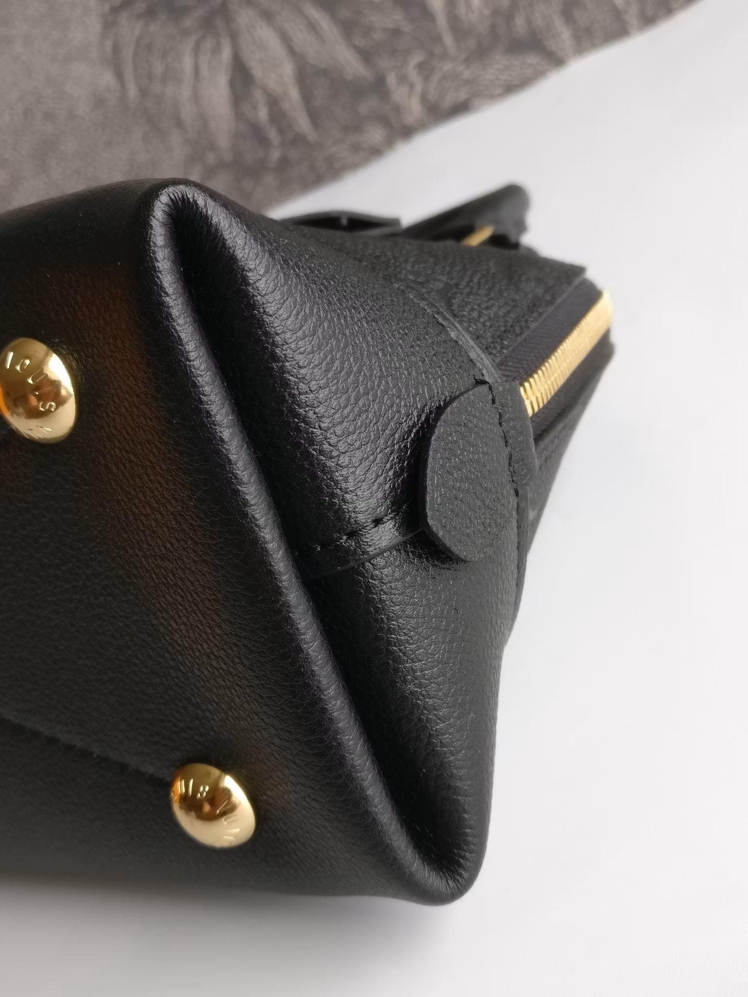 Louis Vuitton Neo Alma BB empreinte Noir