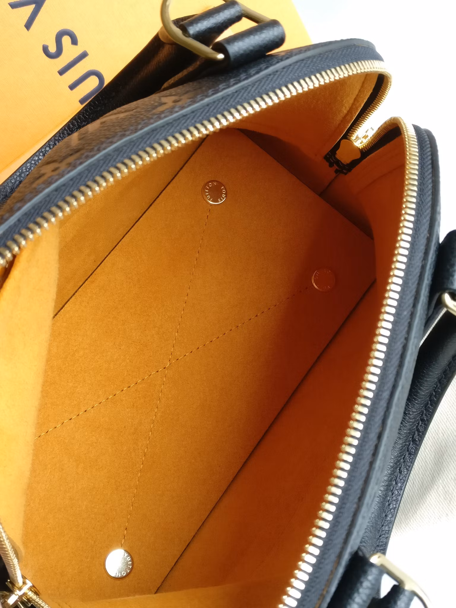 Louis Vuitton Neo Alma BB empreinte Noir