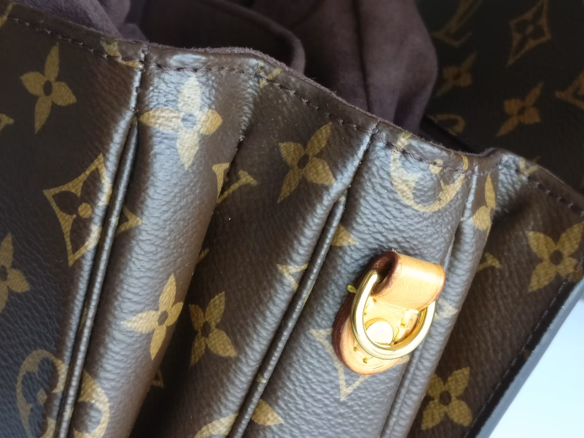 Louis Vuitton Pochette Metis