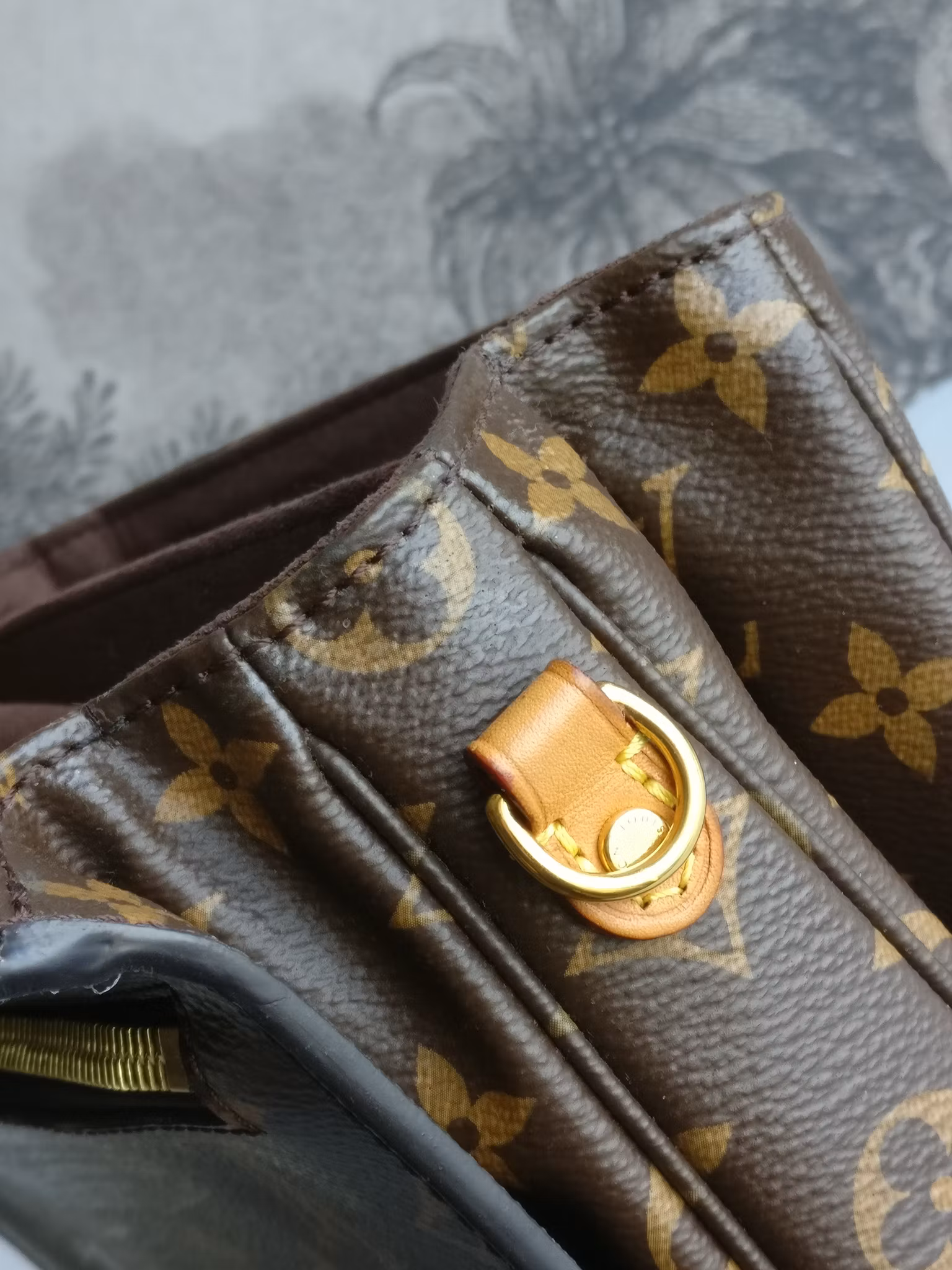 Louis Vuitton Pochette Metis