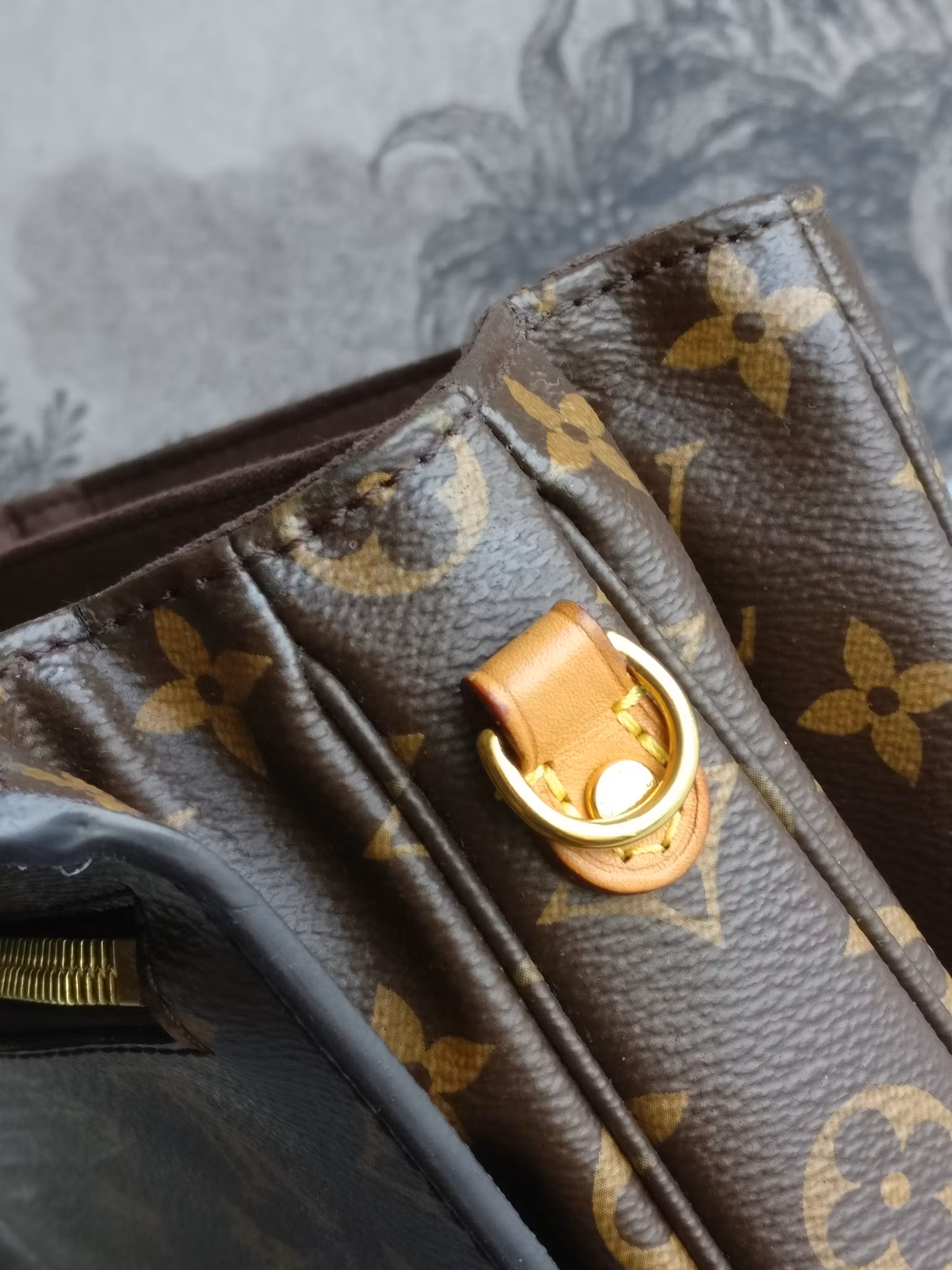 Louis Vuitton Pochette Metis
