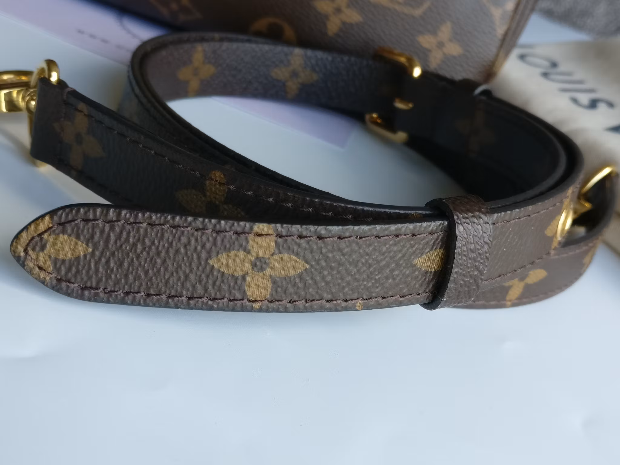 Louis Vuitton Pochette Metis