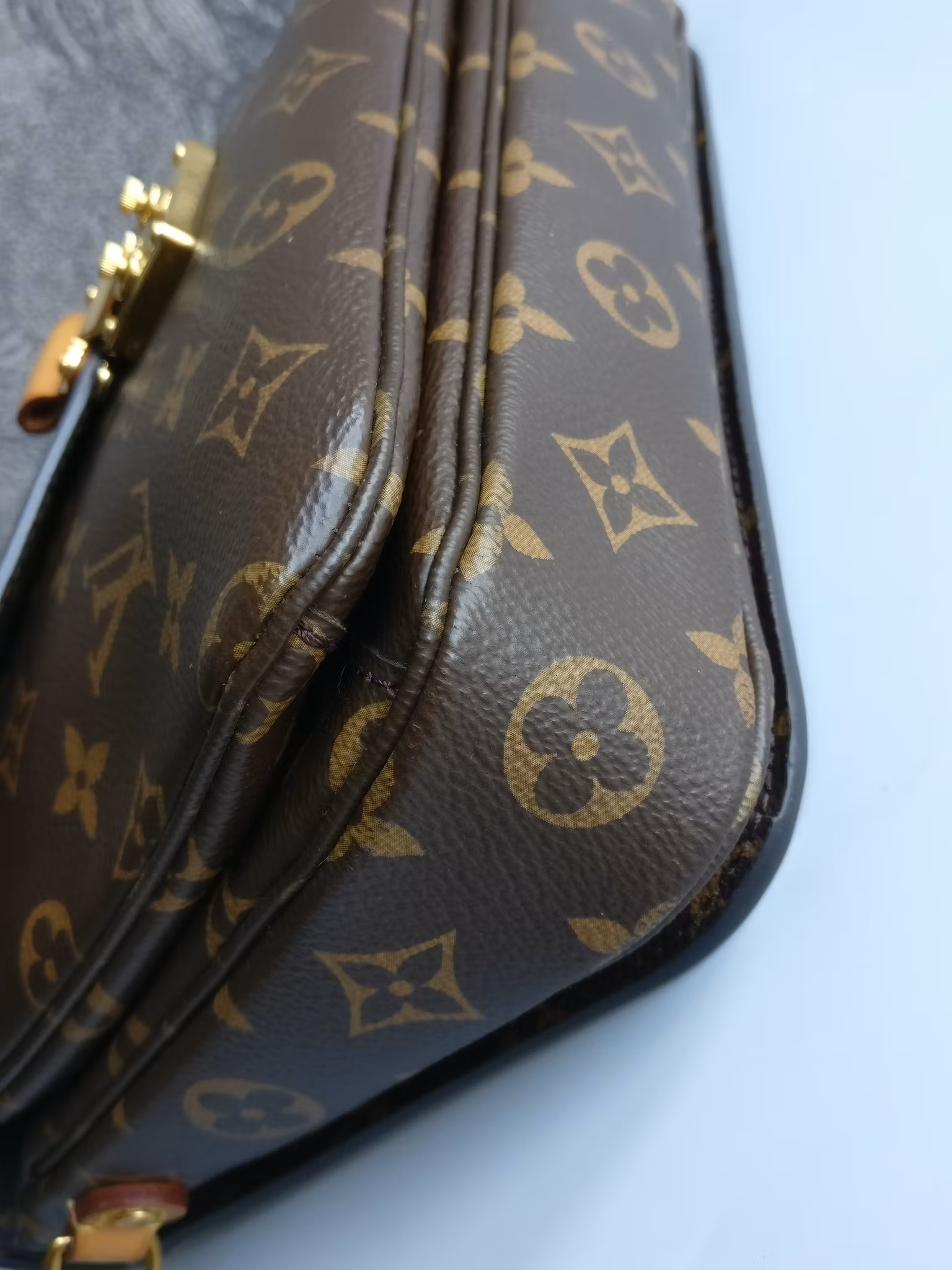 Louis Vuitton Pochette Metis